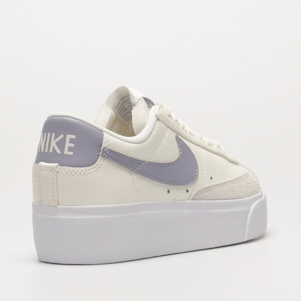 Дамски маратонки NIKE W BLAZER LOW PLATFORM dj0292-110 цвят бял