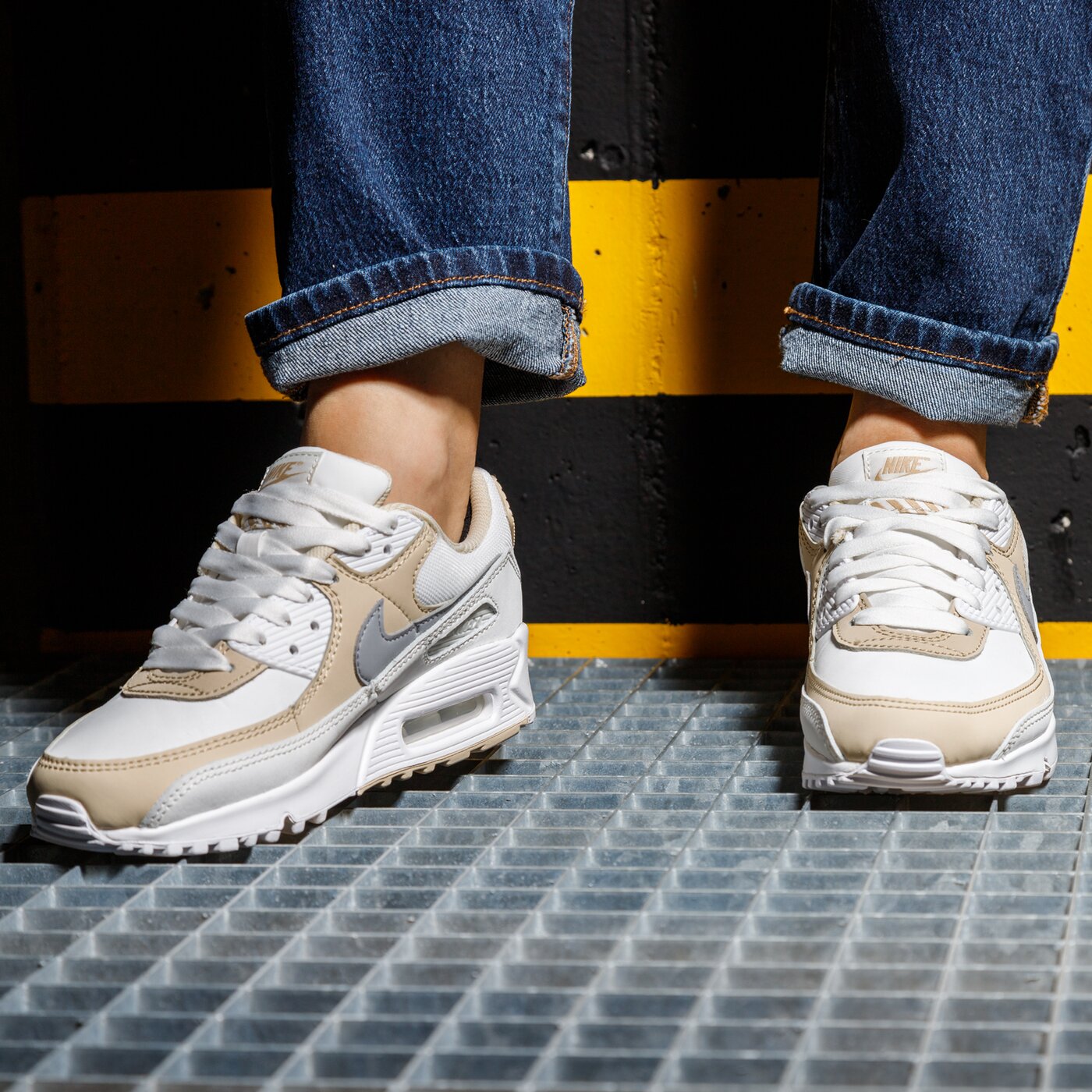 Дамски маратонки NIKE AIR MAX 90  dh5719-100 цвят бял