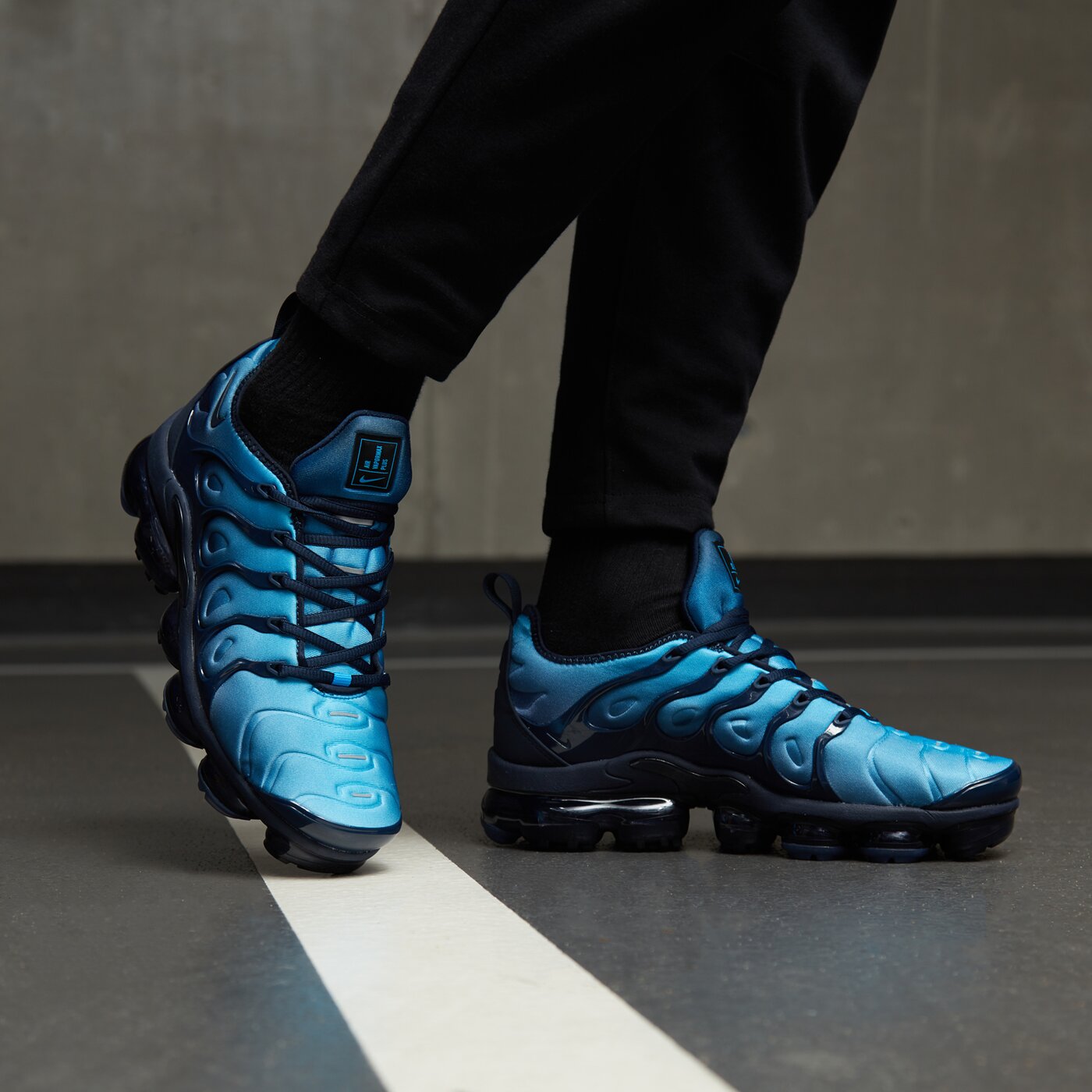 Мъжки маратонки NIKE AIR VAPORMAX PLUS 924453401 цвят син