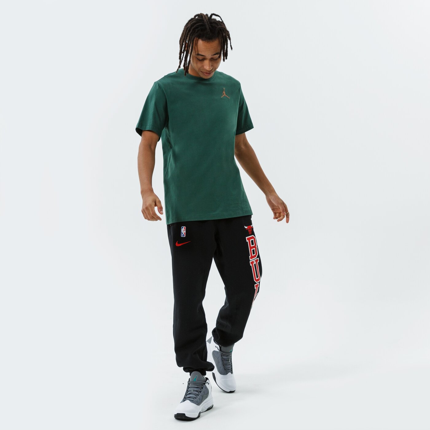 Мъжка тениска JORDAN ТЕНИСКА M J JUMPMAN EMB SS CREW dc7485-333 цвят зелен