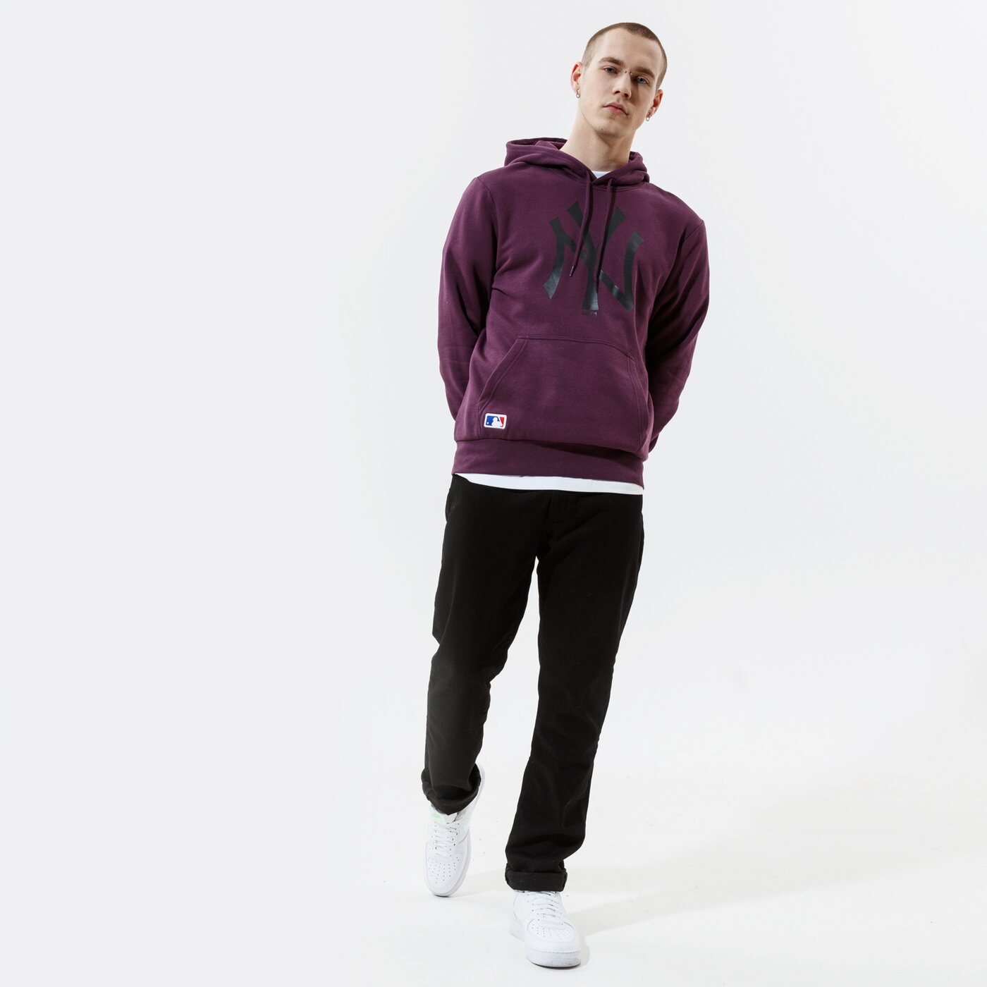 Мъжки суичър NEW ERA СУИТЧЪР С КАЧУЛКА MLB TEAM LOGO NYY NEW YORK YANKEES 12553352 цвят виолетов