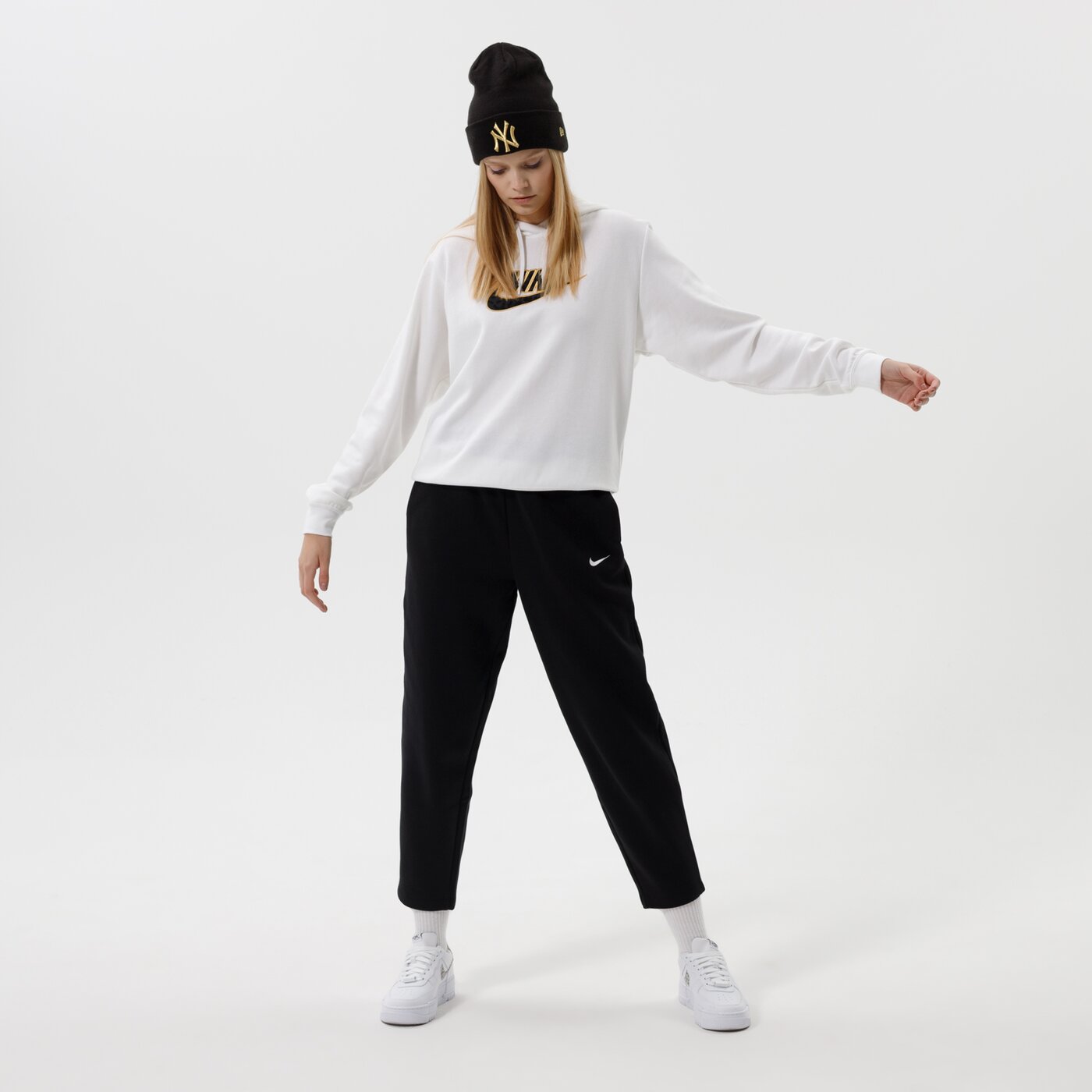 Дамски панталони NIKE ПАНТАЛОНИ W NSW ESSNTL FLC MR PNT CLCTN dd5636-010 цвят черен