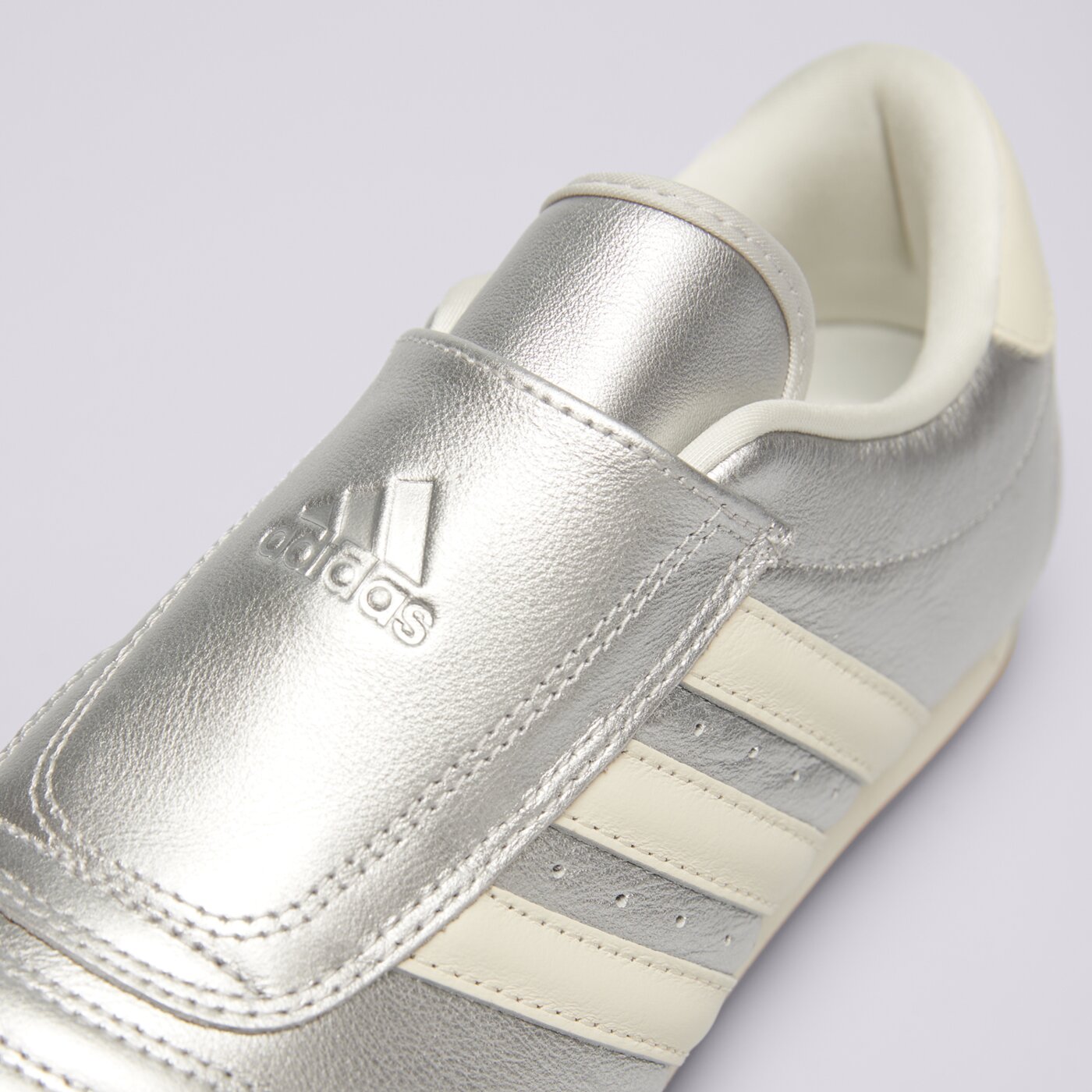 Дамски маратонки ADIDAS TEAKWONDO js4023 цвят сребърен