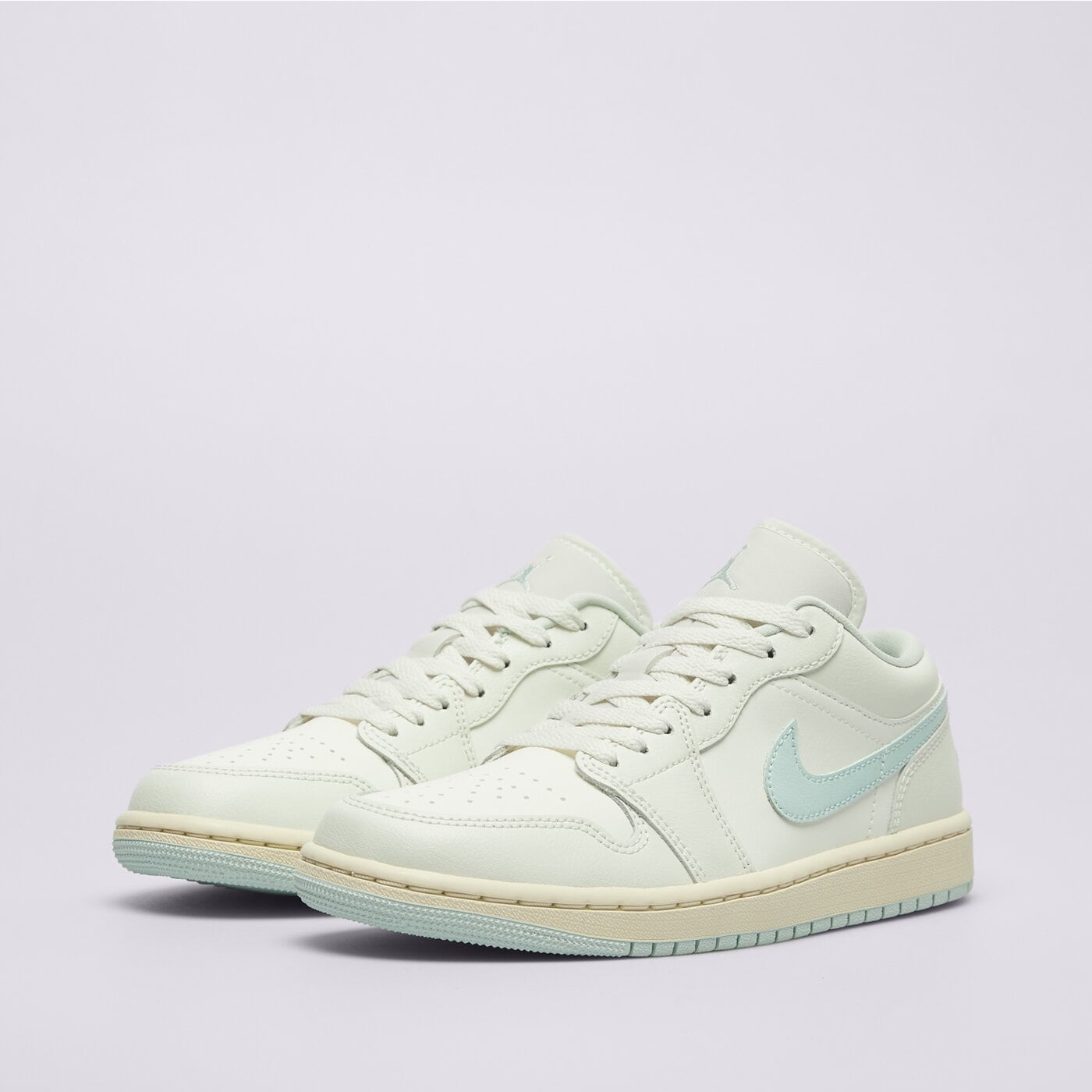 Дамски маратонки WMNS AIR JORDAN 1 LOW dc0774-134 цвят мента