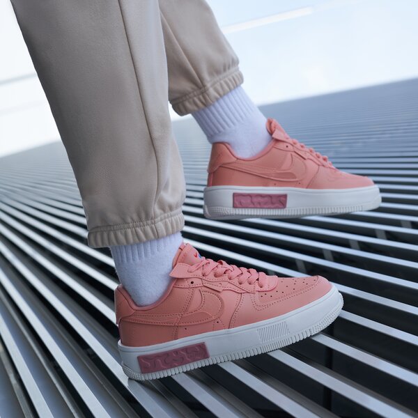 Дамски маратонки NIKE AIR FORCE 1 FONTANKA dh1290-801 цвят розов