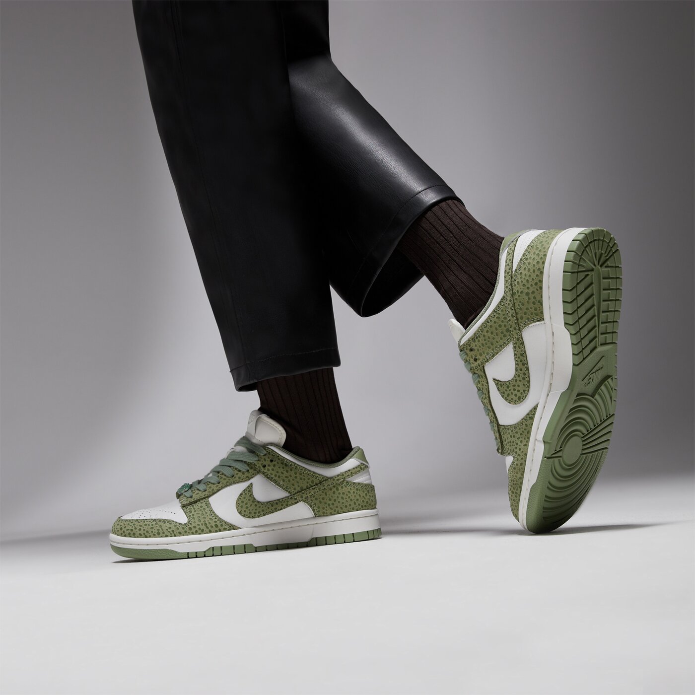 Дамски маратонки NIKE W DUNK LOW PRM fv6516-300 цвят зелен