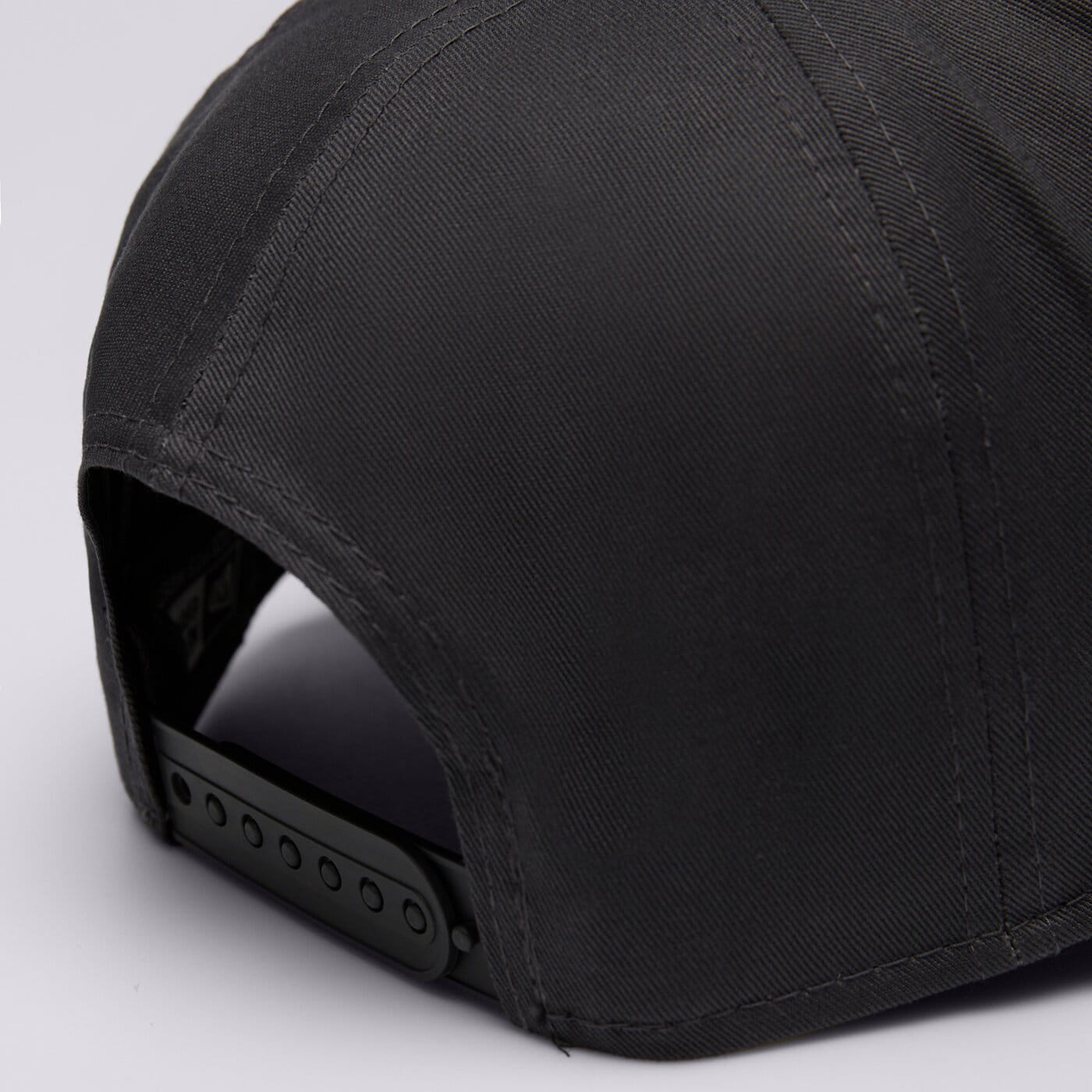 Мъжка шапка с козирка NEW ERA ШАПКА NBA EFRAME BULLS CHICAGO BULLS 60503558 цвят сив