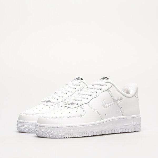 Дамски маратонки NIKE WMNS AIR FORCE 1 '07 SE fb8251-100 цвят бял