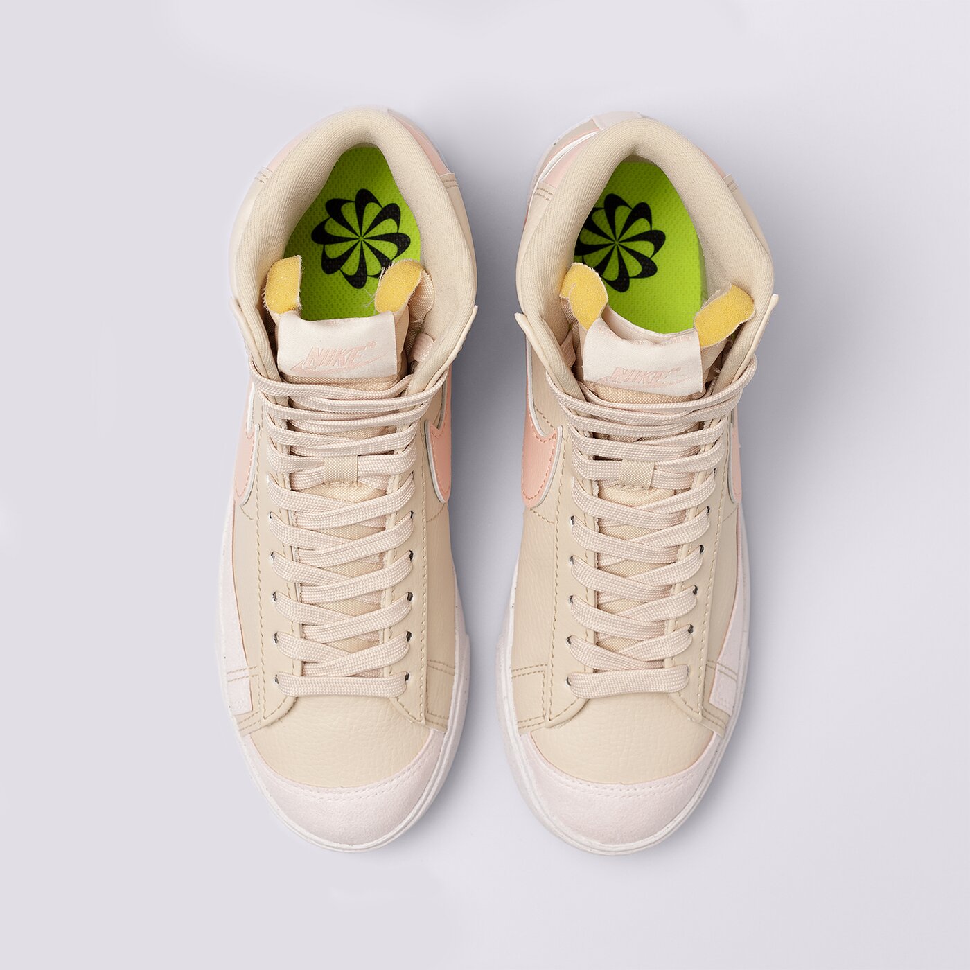 Дамски маратонки NIKE W BLAZER MID '77 NEXT NATURE fb0780-100 цвят бежов