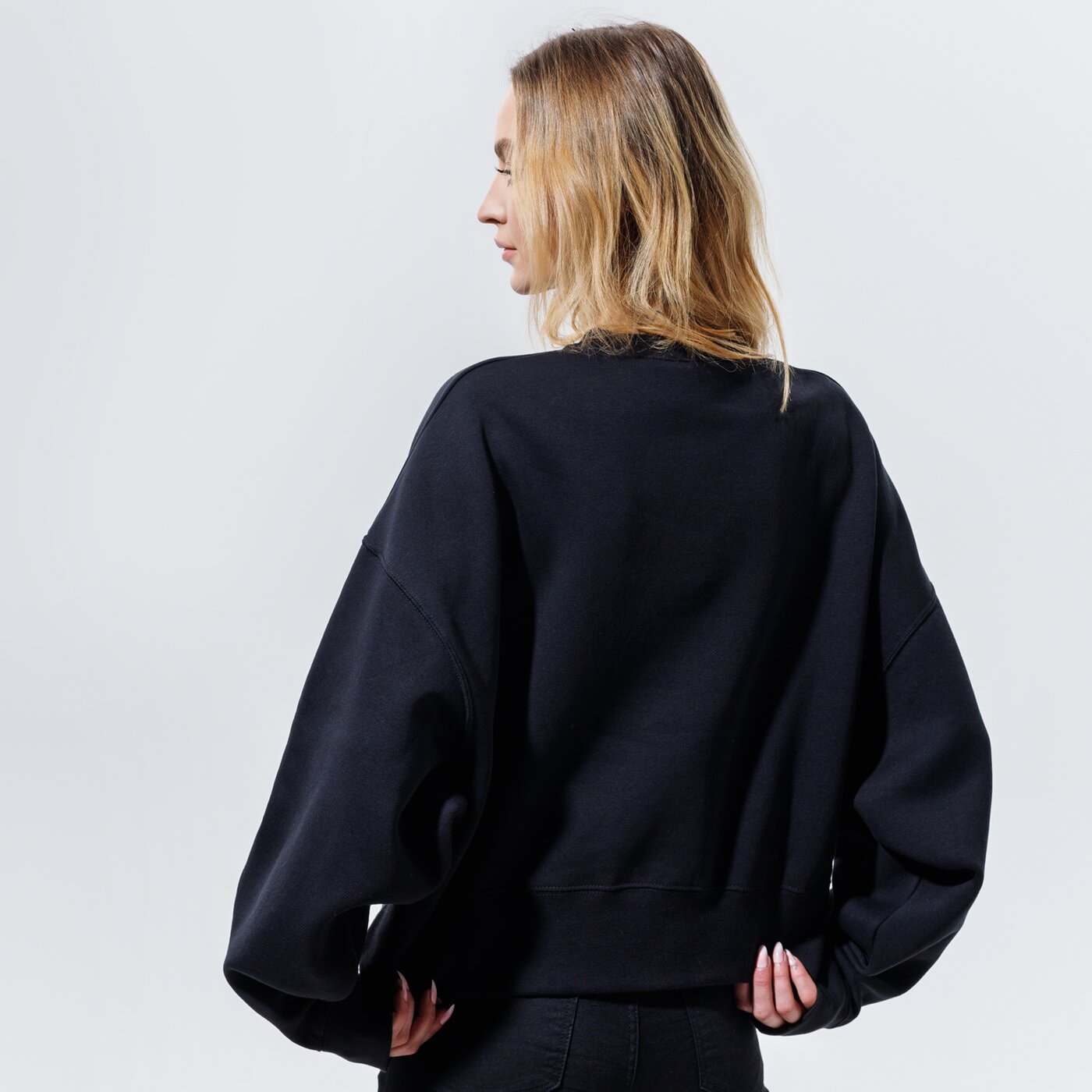 Дамски суичър NIKE СУИТЧЪР SPORTSWEAR ESSENTIALS ck0168-010 цвят черен