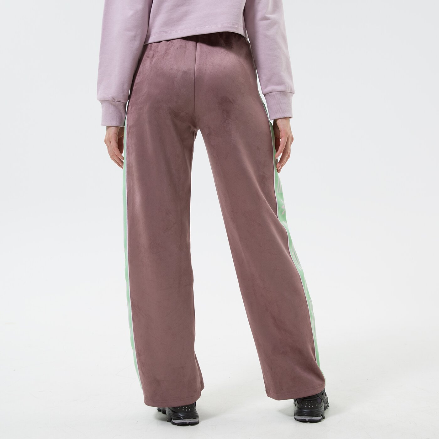 Дамски панталони ADIDAS ПАНТАЛОНИ TRACK PANT hm1518 цвят бял