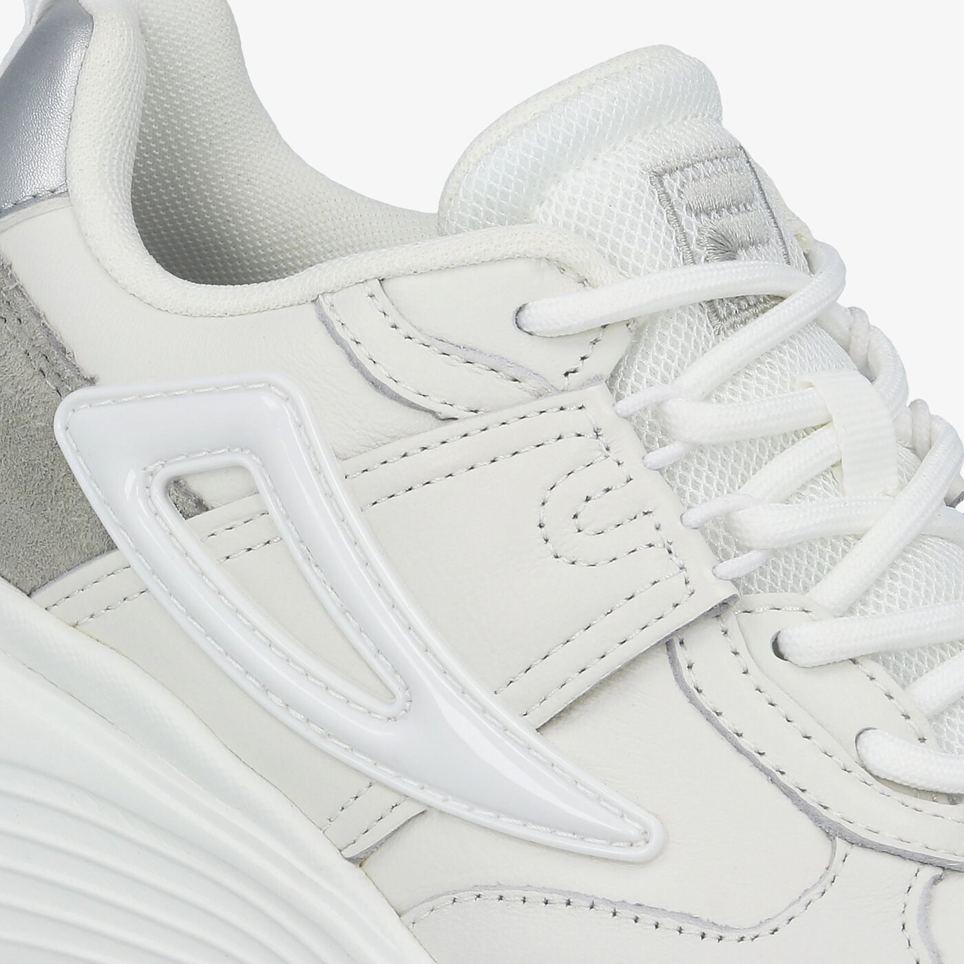 Дамски маратонки FILA CITY HIKING L WMN 10111121fg цвят бял