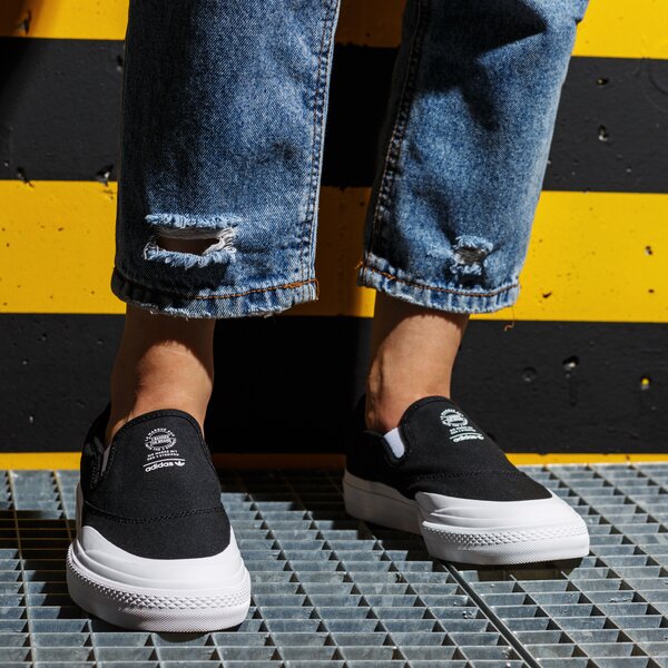 Дамски маратонки ADIDAS NIZZA RF SLIP s23722 цвят черен