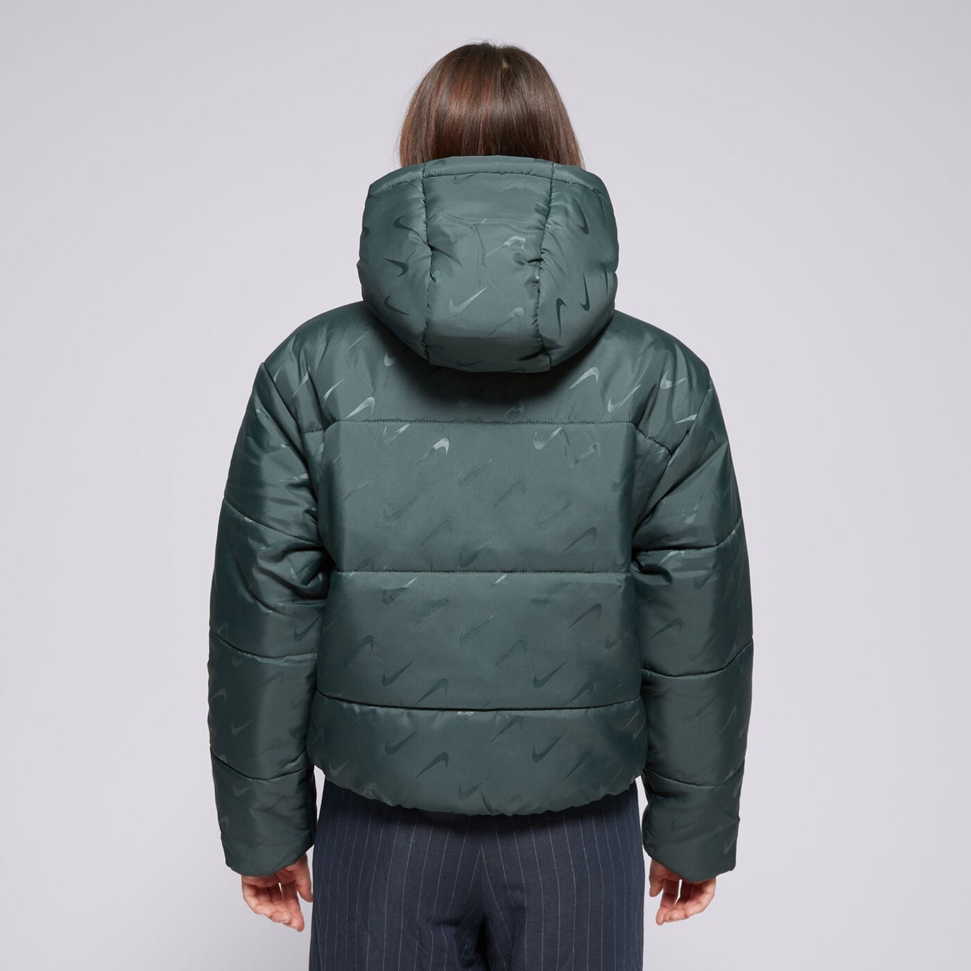 Дамско зимно яке NIKE ЯКЕ ПУХЕН W NSW TF SNFL NK CLSC PFR AOP fv7941-338 цвят зелен