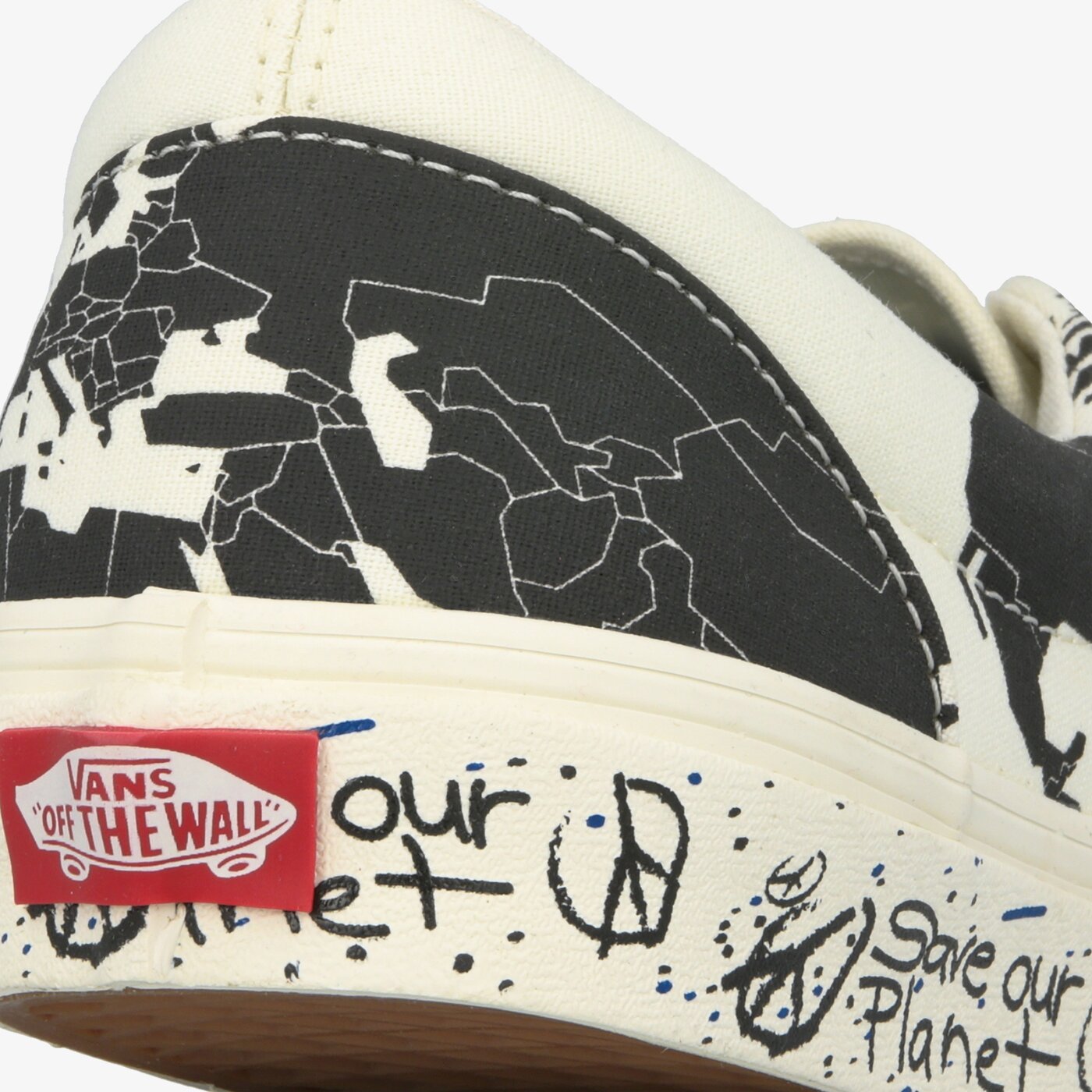 Мъжки маратонки VANS UA ERA (SAVE OUR PLANET) vn0a4bv4tgp1 цвят бял