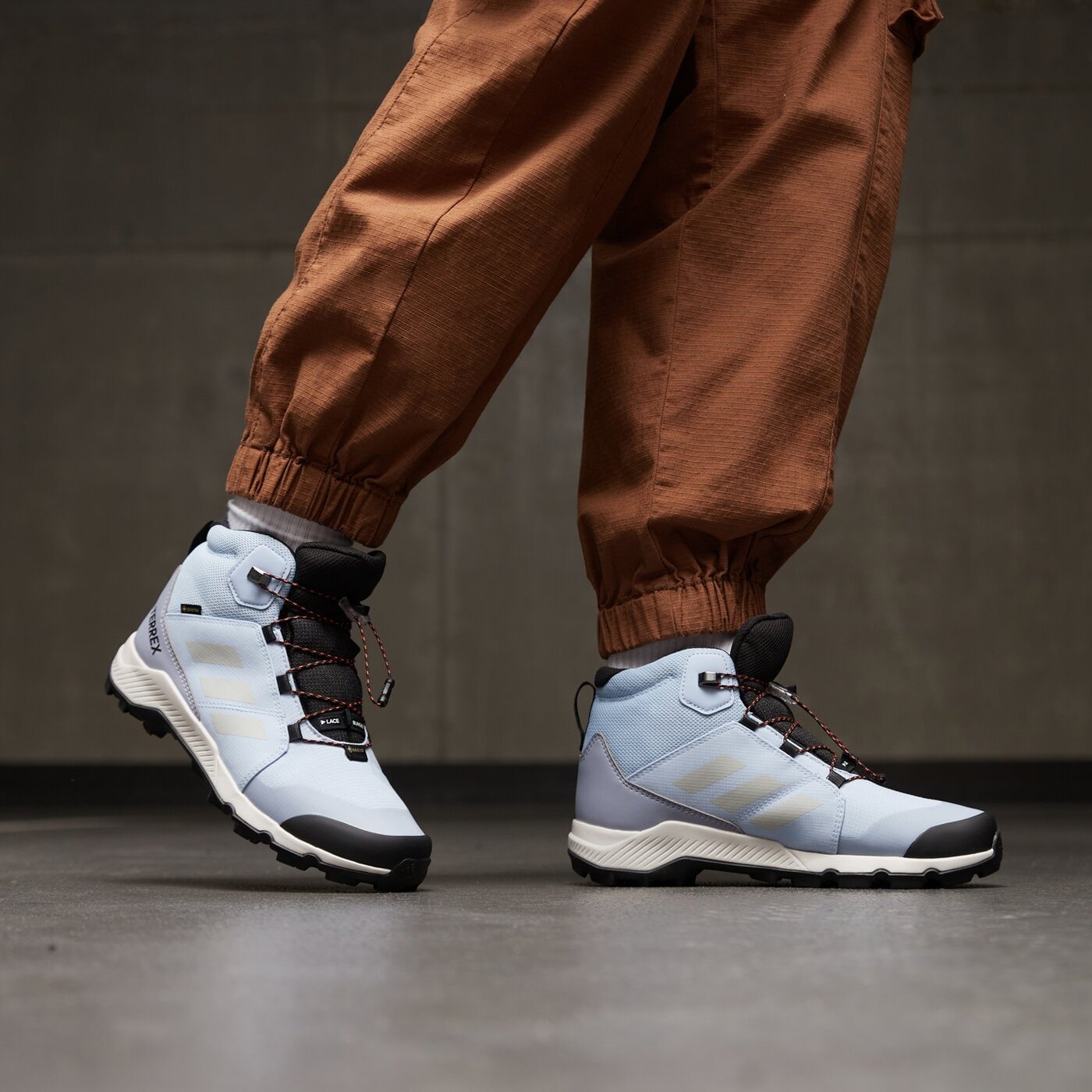 Детски зимни обувки ADIDAS TERREX MID GTX K fz6051 цвят син