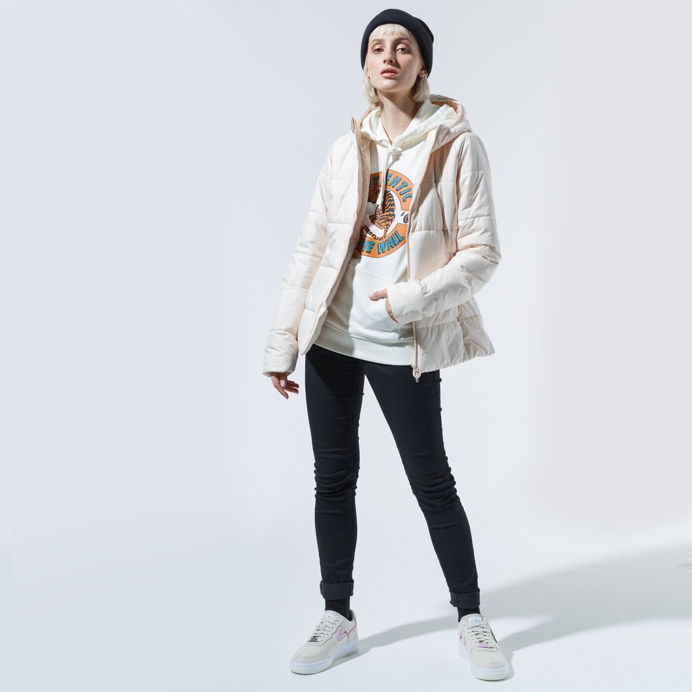 Дамски суичър VANS СУИТЧЪР С КАЧУЛКА CHARRA HOODIE vn0a53otfs81 цвят бял