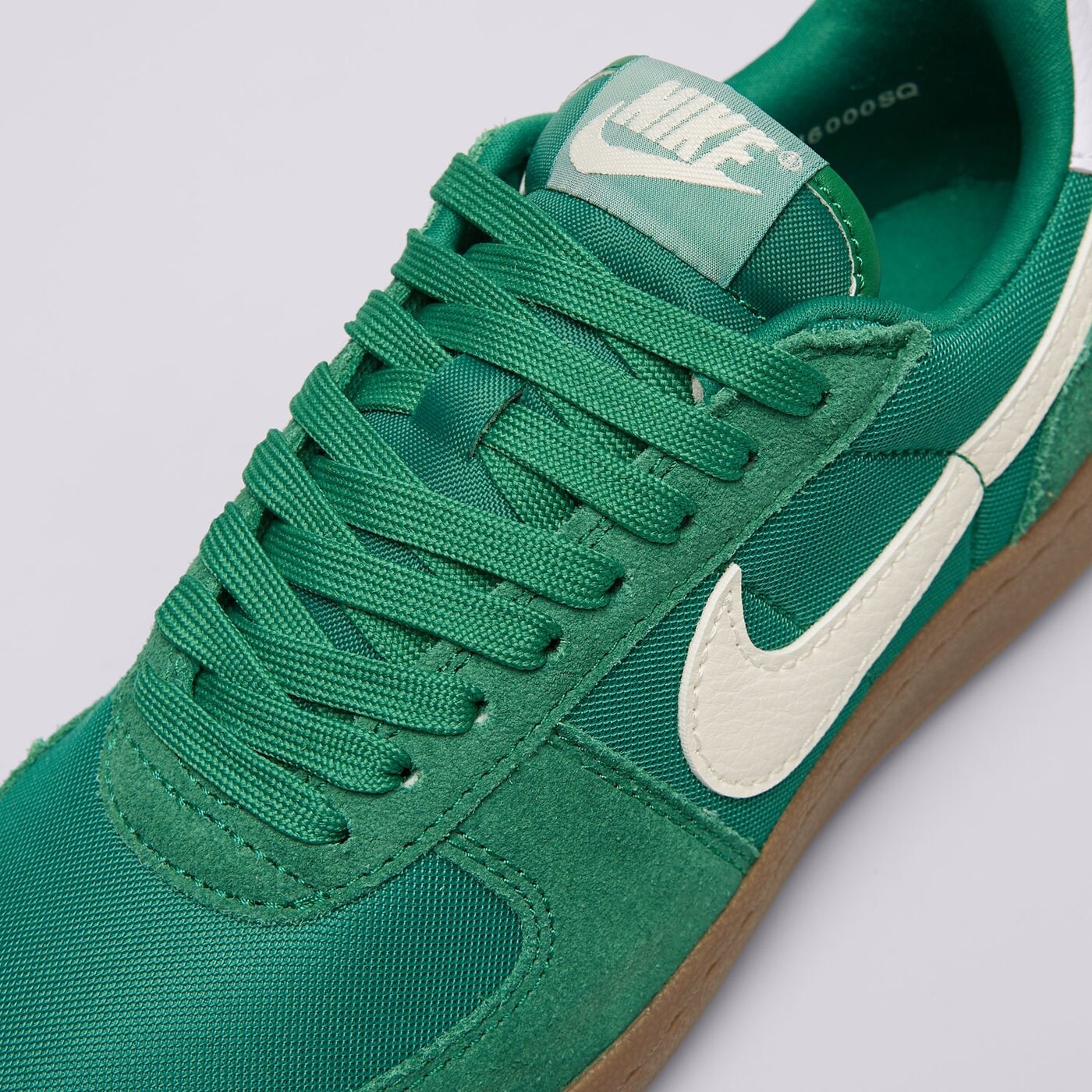 Дамски маратонки NIKE WMNS FIELD GENERAL NSTLG  hj6000-300 цвят зелен