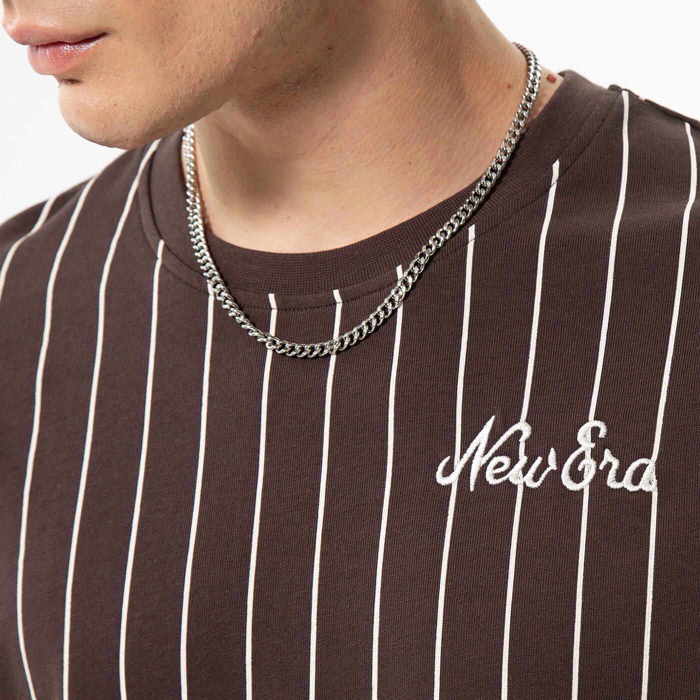 Мъжка тениска NEW ERA ТЕНИСКА OS PINSTRIPE BRWN NEW ERA BRSOFW 60284644 цвят кафяв