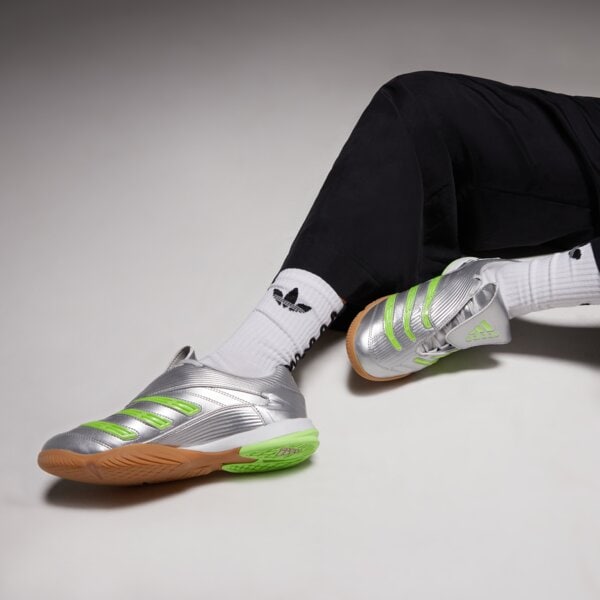 Дамски маратонки ADIDAS PREDATOR SALA jr1636 цвят сребърен