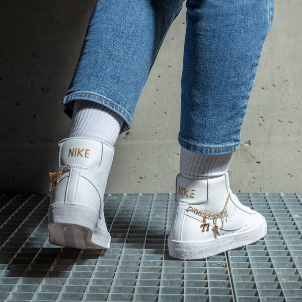 Дамски маратонки NIKE W BLAZER MID '77 LX dm0850-100 цвят бял