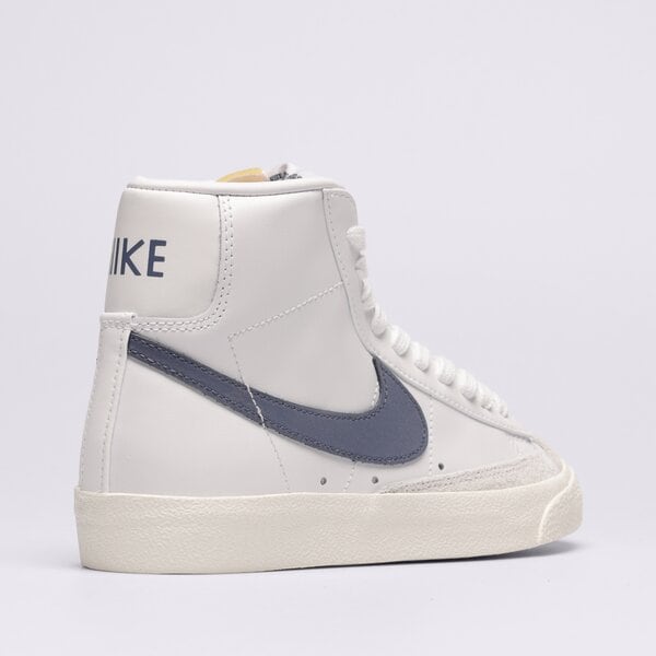 Дамски маратонки NIKE W BLAZER MID '77 cz1055-125 цвят бял