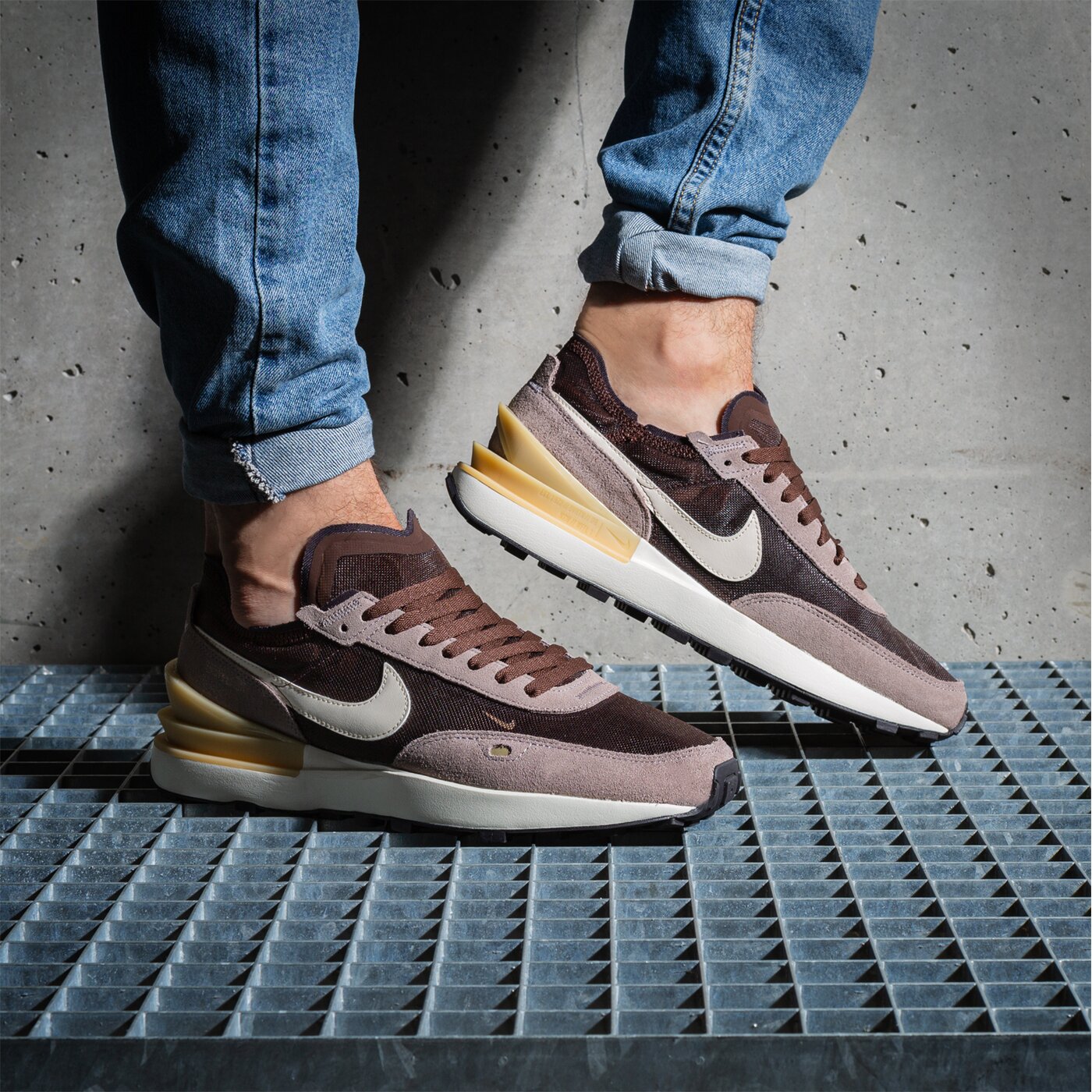 Мъжки маратонки NIKE WAFFLE ONE da7995-200 цвят кафяв