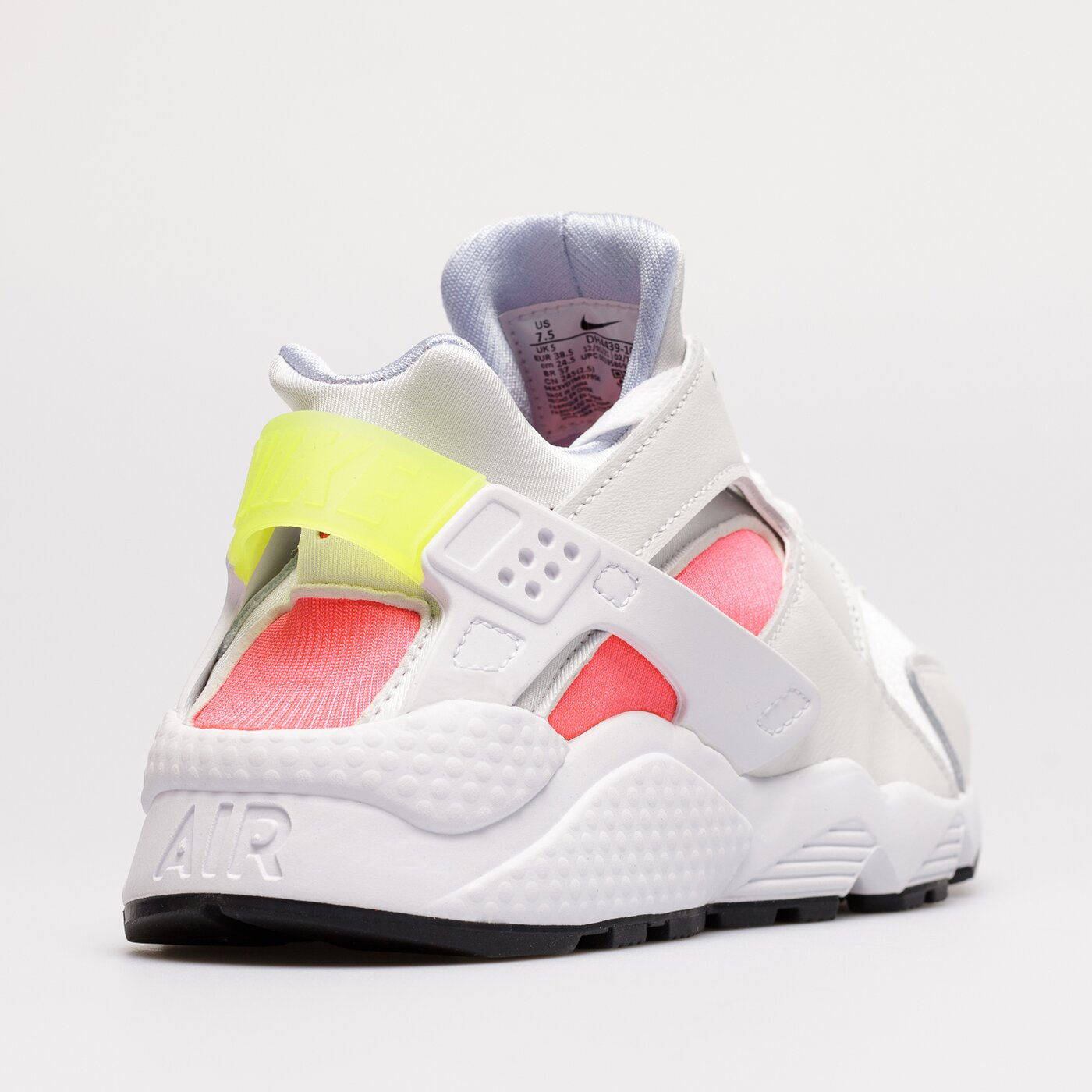 Дамски маратонки NIKE AIR HUARACHE  dh4439-106 цвят бял