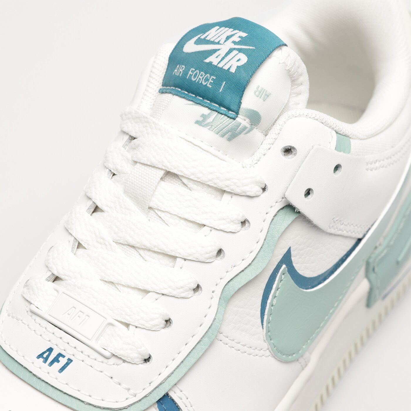 Дамски маратонки NIKE W AF1 SHADOW dz1847-101 цвят тюркоазен