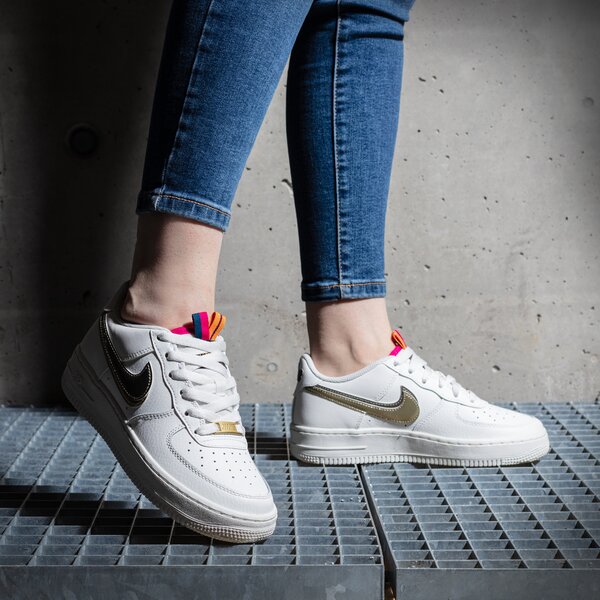 Детски маратонки NIKE AIR FORCE 1 LV8 dh9595-001 цвят бял