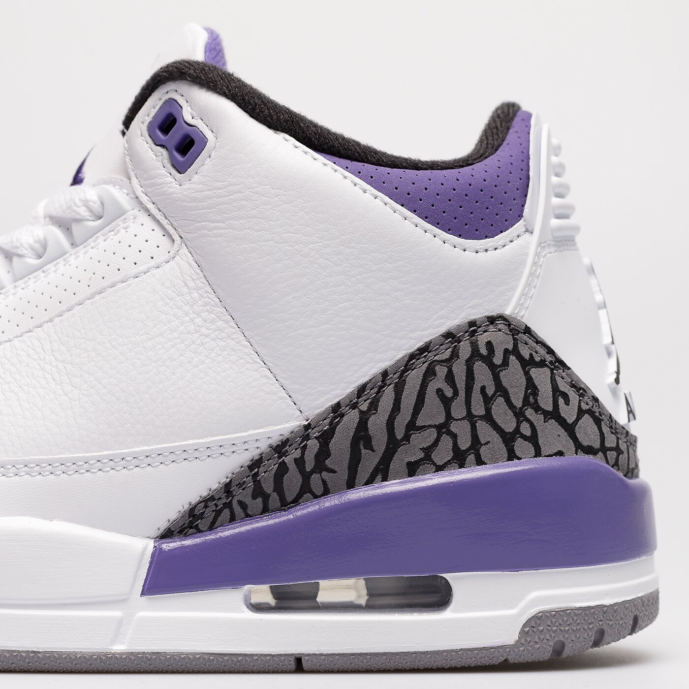 Мъжки маратонки AIR JORDAN 3 RETRO  ct8532-105 цвят бял