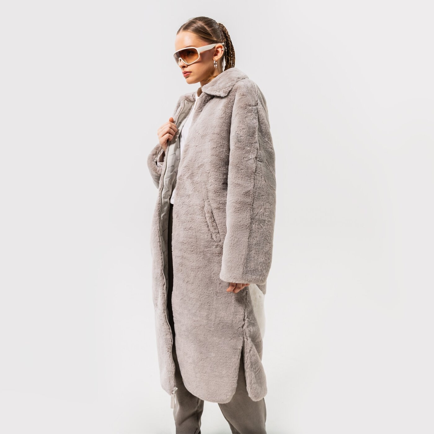 Дамско зимно яке NIKE ЯКЕ ЗИМНО W NSW FX FUR GFX AOP LNG JKT dq6838-012 цвят сив