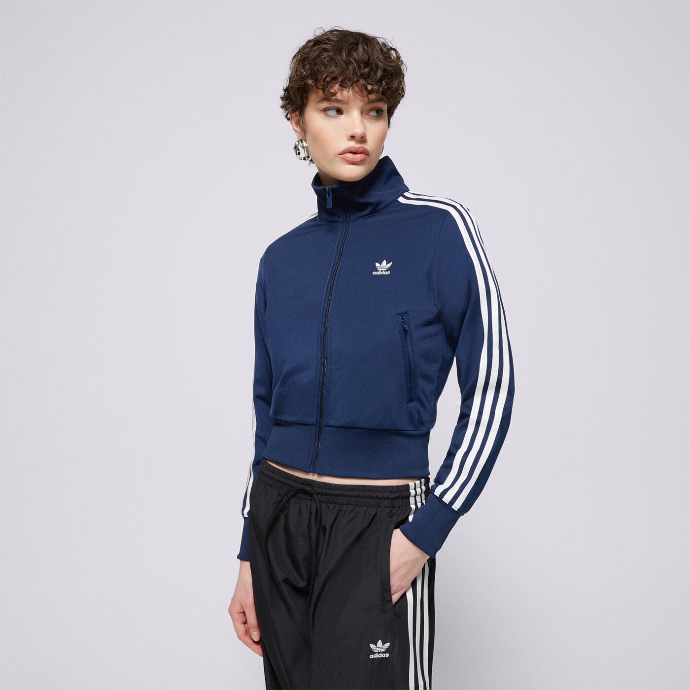 Дамски суичър ADIDAS СУИТЧЪР СЪС ЗАКОПЧАВАНЕ FIREBIRD jc8263 цвят тъмносин