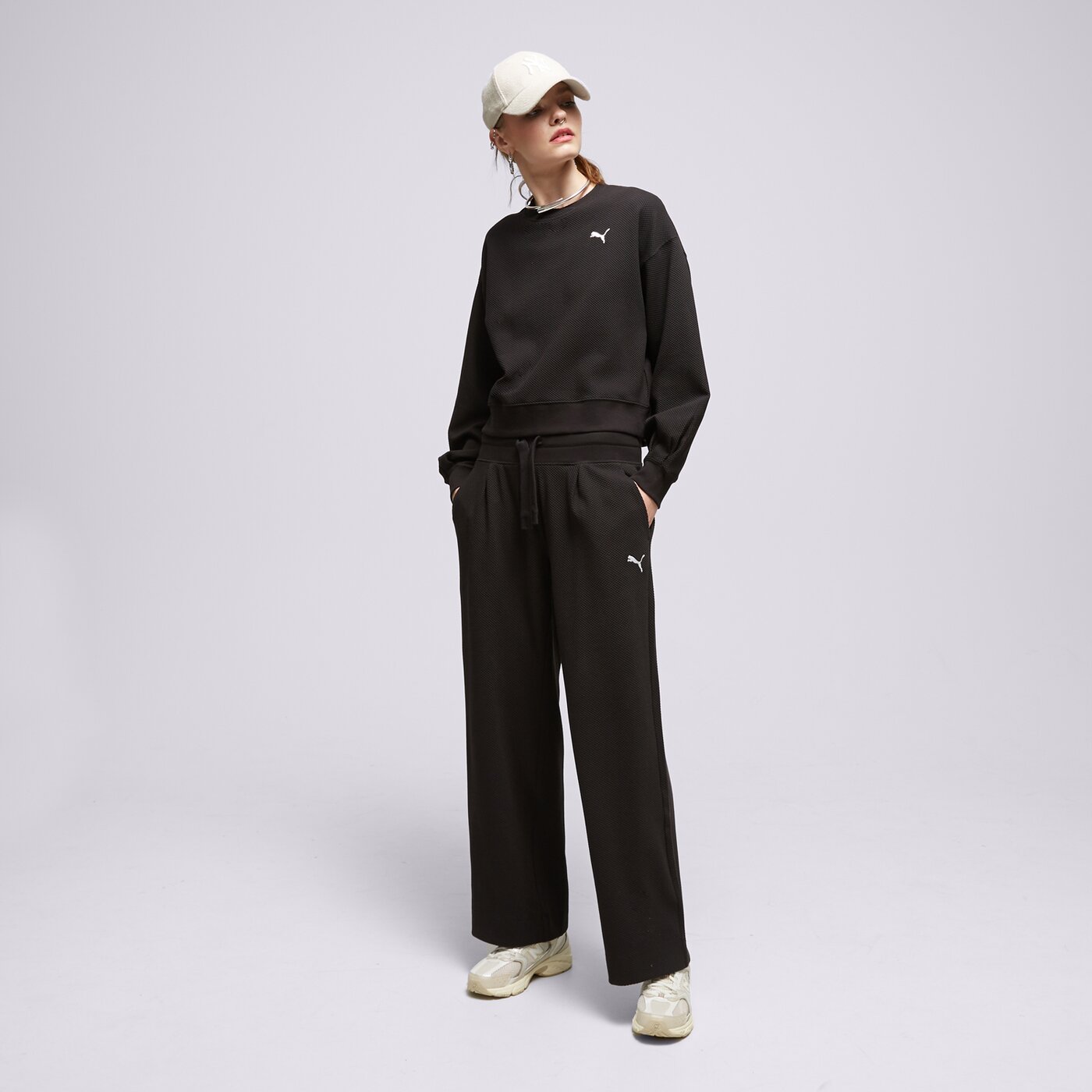 Дамски суичър PUMA СУИТЧЪР HER CREW 676004 01 цвят черен