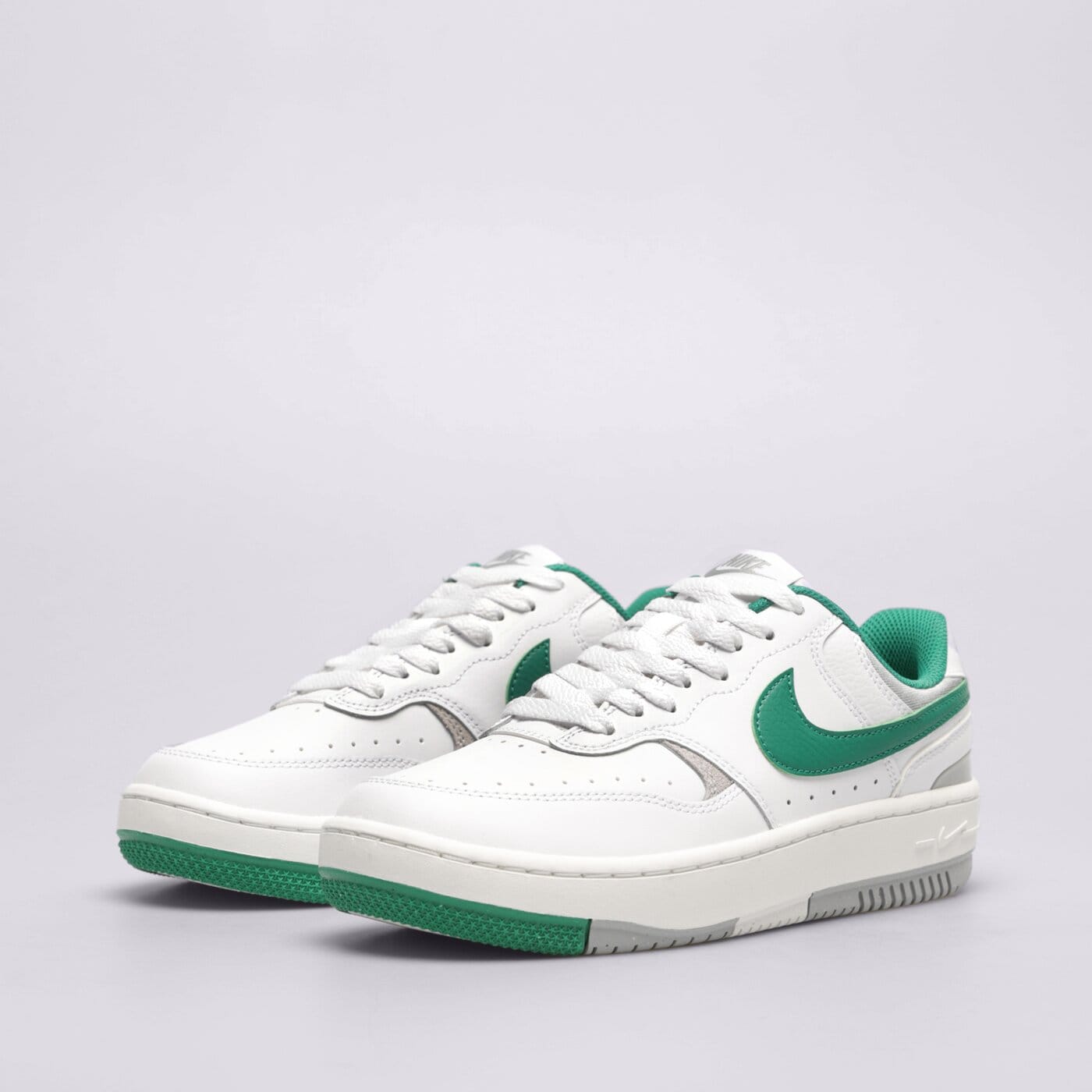 Дамски маратонки NIKE GAMMA FORCE dx9176-106 цвят бял