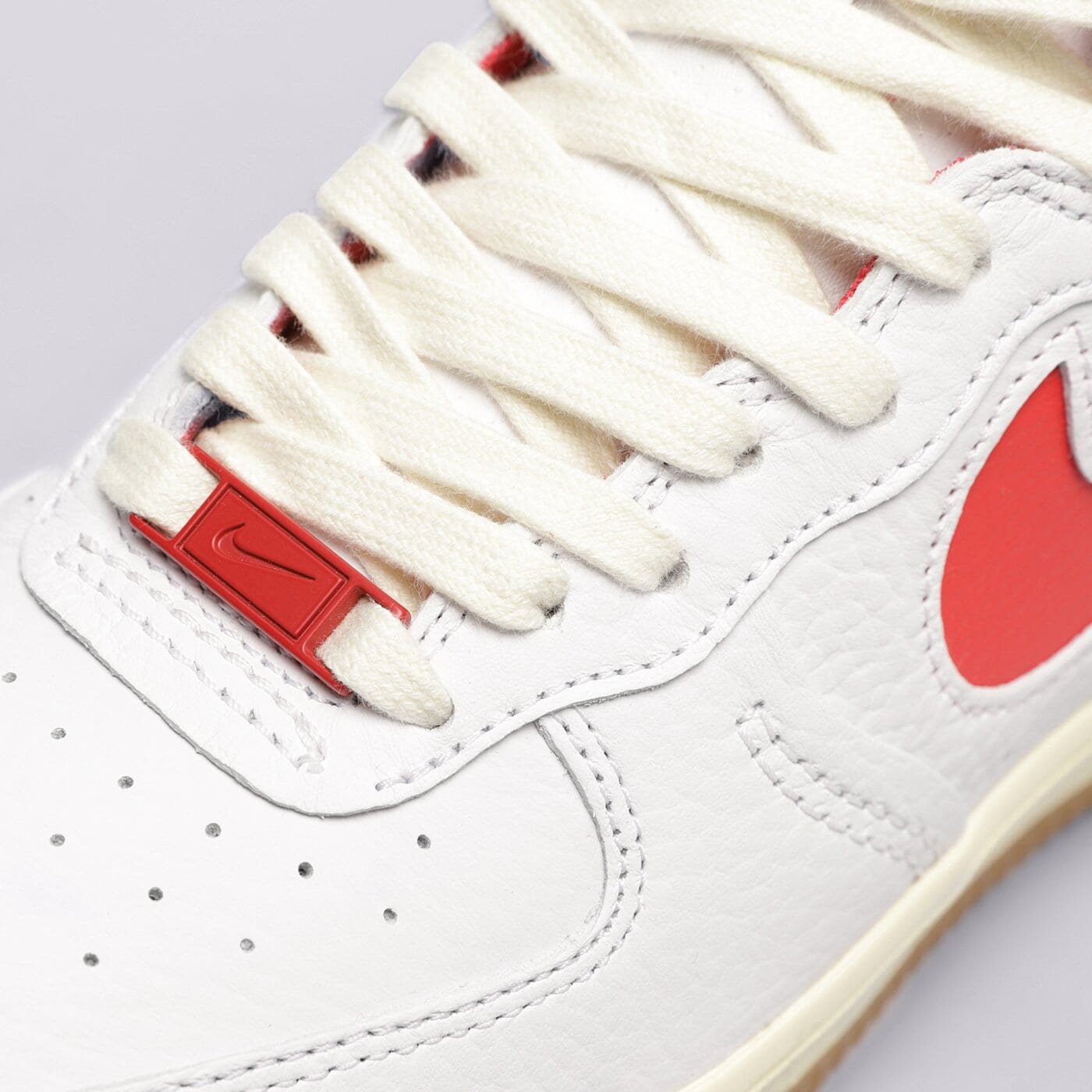 Дамски маратонки NIKE WMNS AF1 SCULPT  fn3500-100 цвят бял