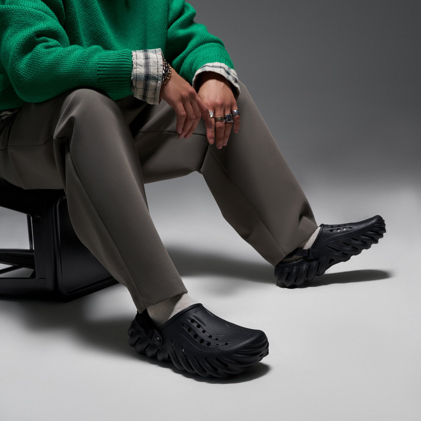 Мъжки чехли и сандали CROCS ECHO CLOG  207937001 цвят черен