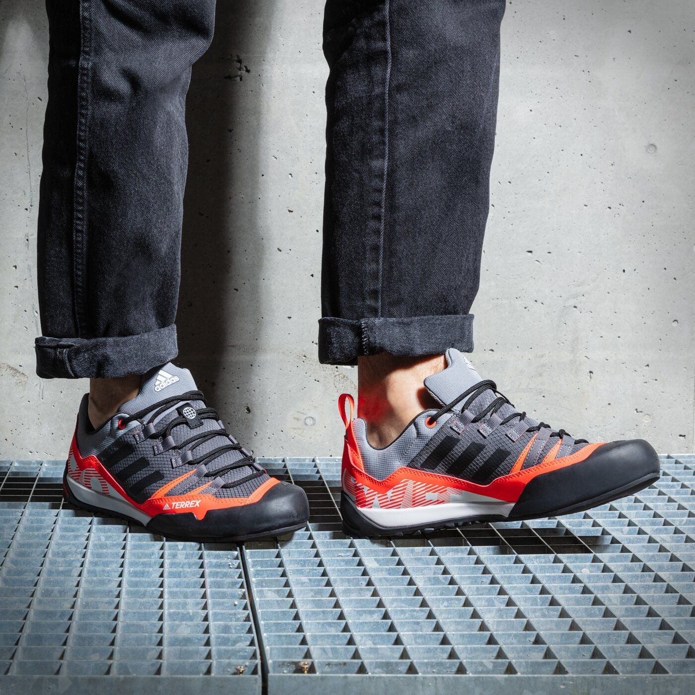 Мъжки зимни обувки ADIDAS TERREX SWIFT SOLO 2 gz0332 цвят черен