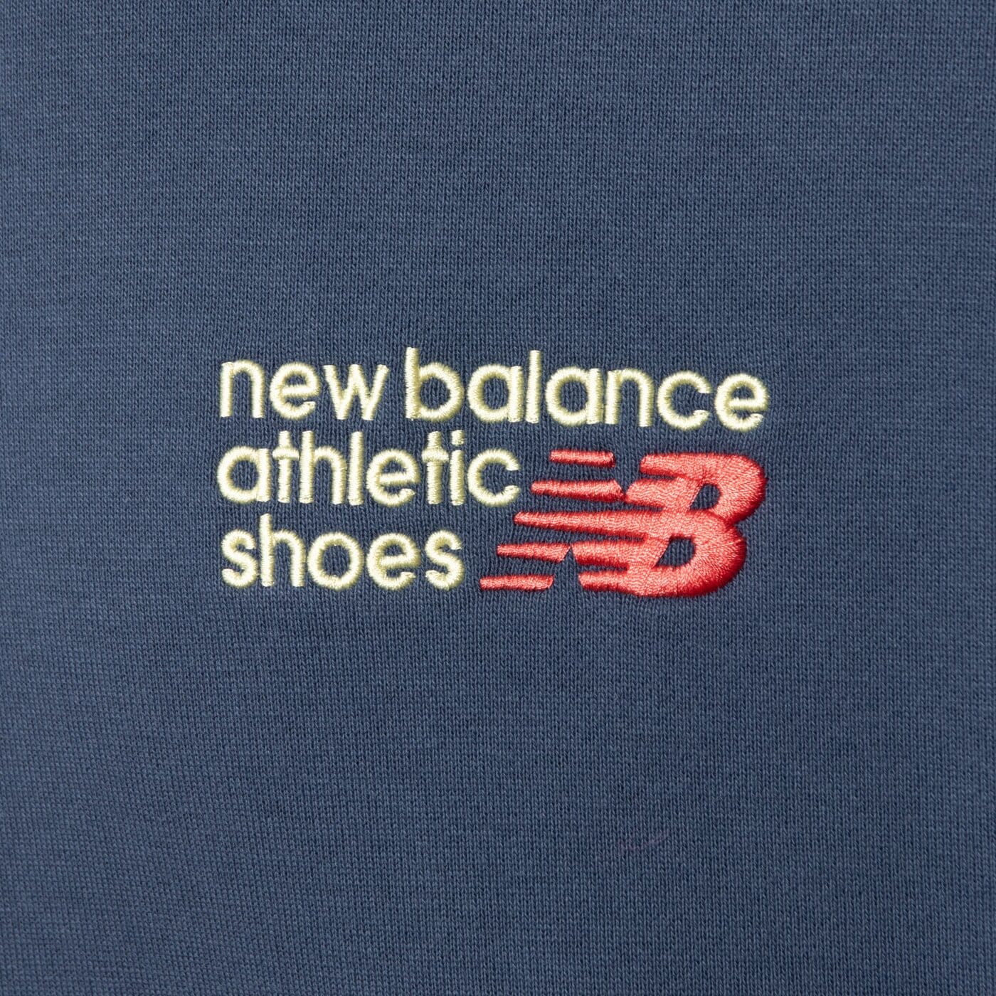 Мъжки суичър NEW BALANCE СУИТЧЪР ATHLETICS PREMIUM LOGO CREW mt41547vti цвят тъмносин