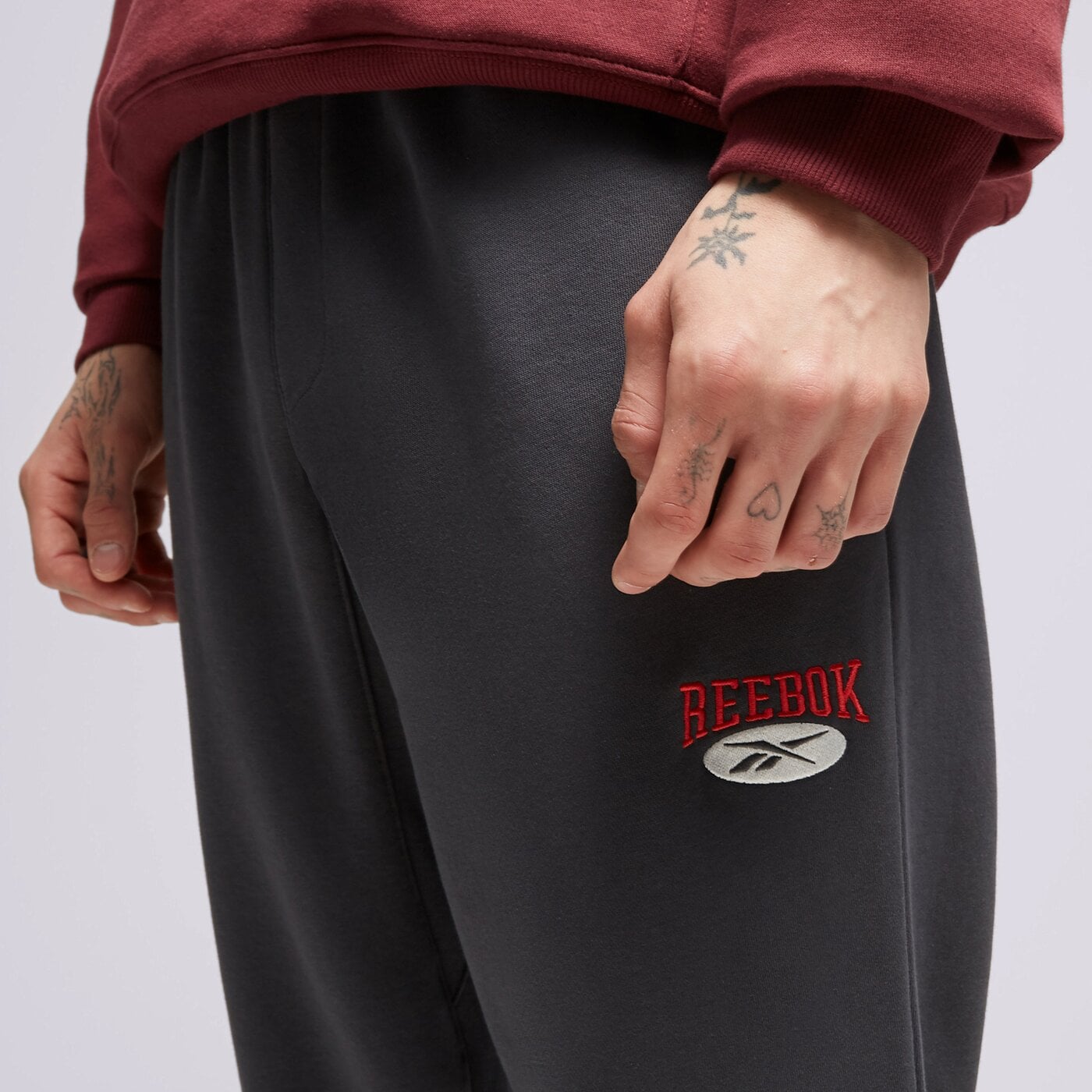 Мъжки панталони REEBOK ПАНТАЛОНИ CL AE PANT 100035356 цвят черен
