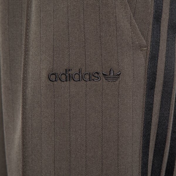 Дамски панталони ADIDAS ПАНТАЛОНИ TAILORED PANTS jy3521 цвят кафяв
