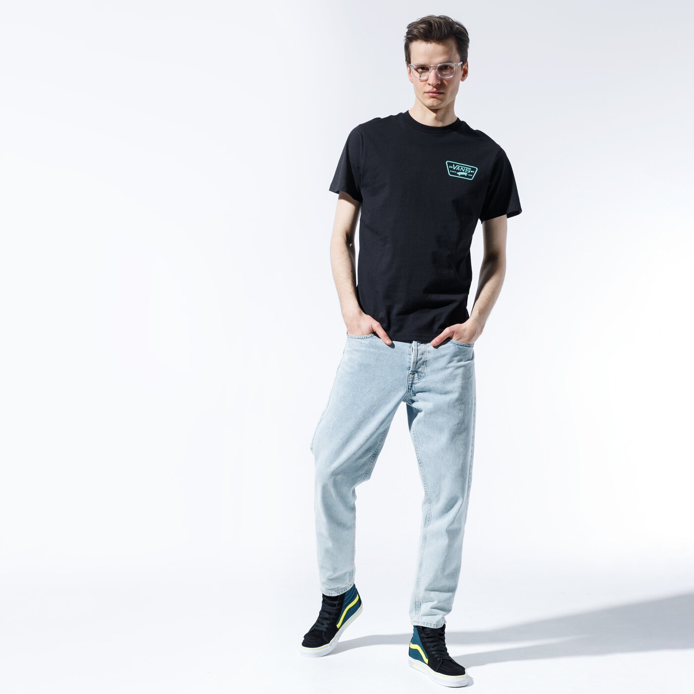 Мъжка тениска VANS ТЕНИСКА FULL PATCH BACK SS vn0a3h5kylo1 цвят черен