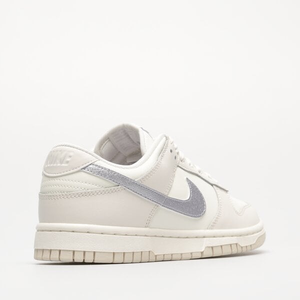 Дамски маратонки NIKE DUNK LOW ESS dx5930-100 цвят многоцветен