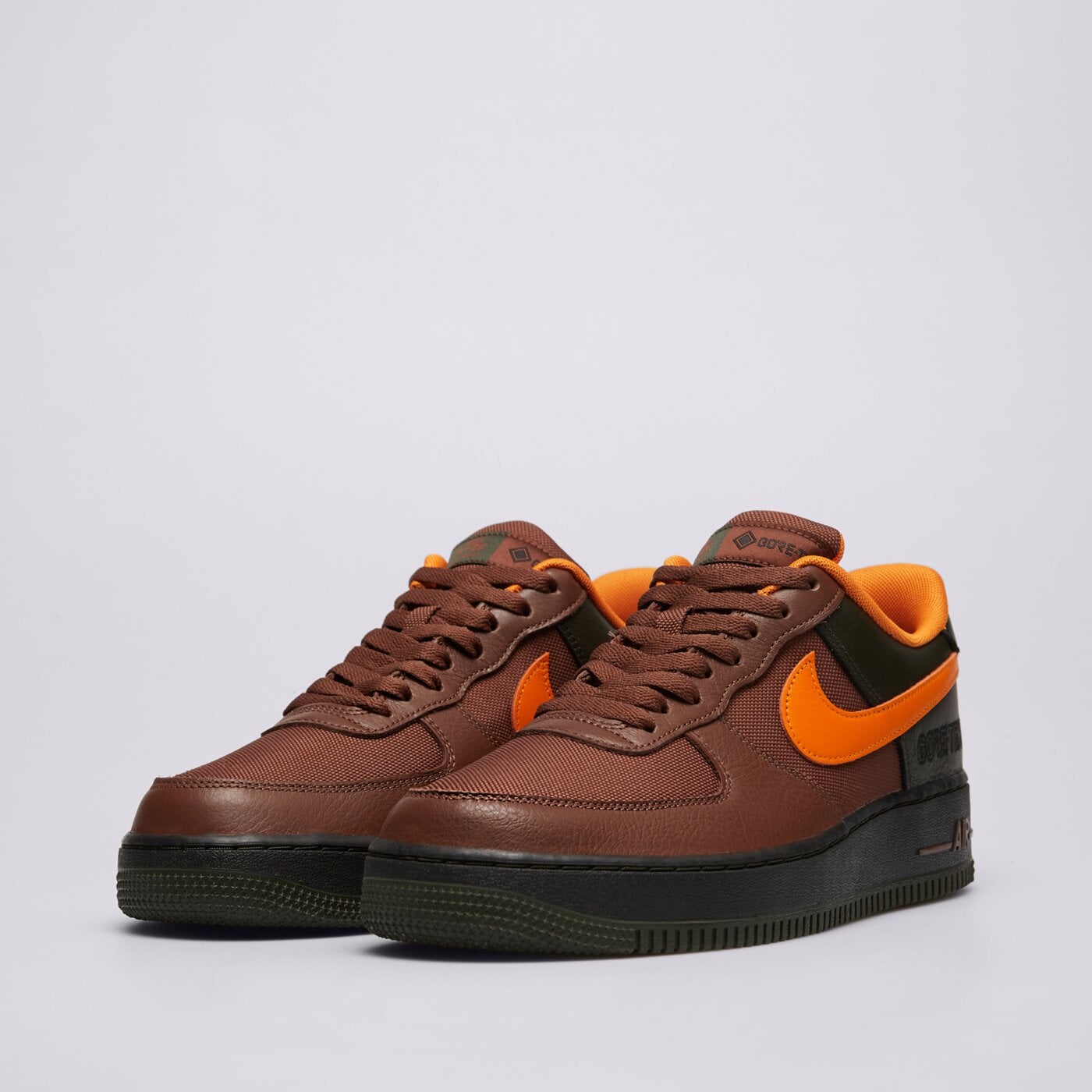 Мъжки маратонки NIKE AIR FORCE 1 GTX ck2630-201 цвят кафяв