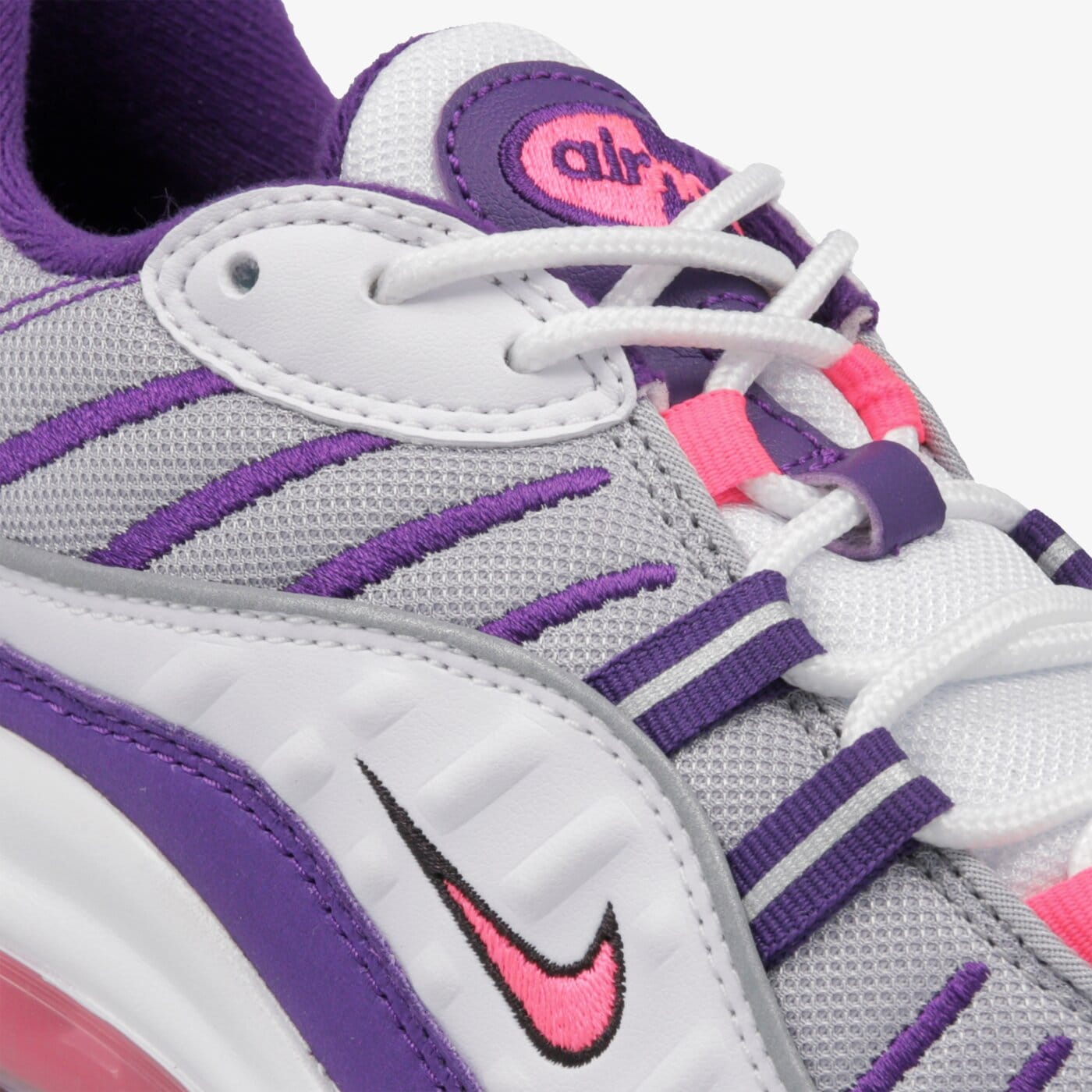 Дамски маратонки NIKE W AIR MAX 98 ah6799-110 цвят бял