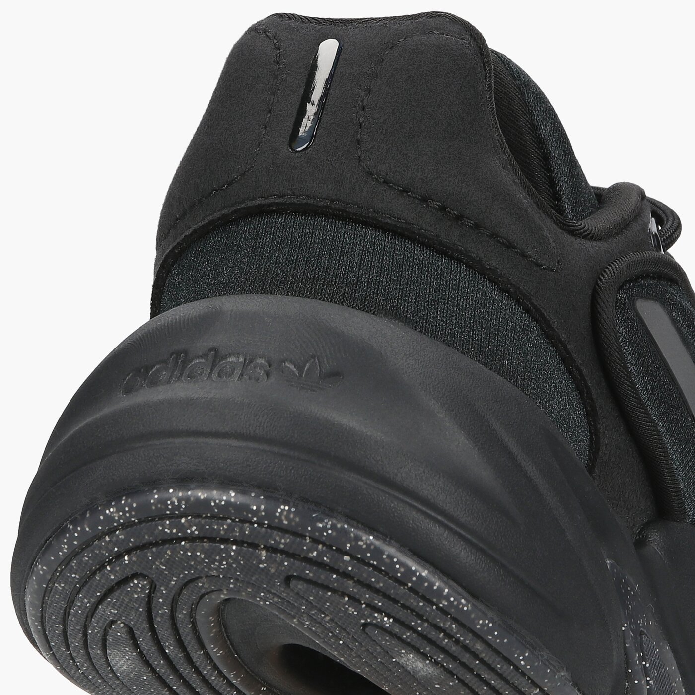 Дамски маратонки ADIDAS OZELIA W h04268 цвят черен