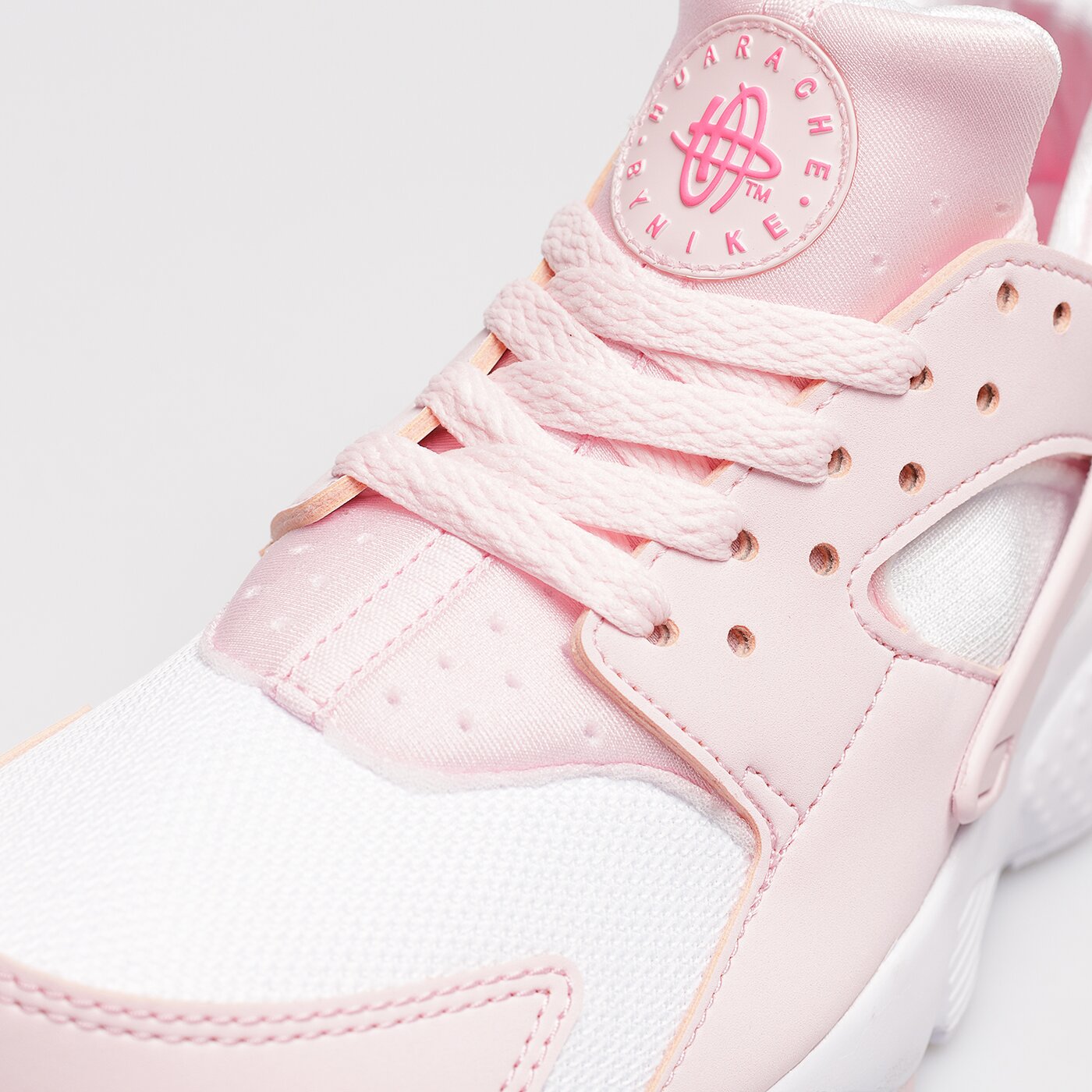 Детски маратонки NIKE HUARACHE RUN BG 654275-608 цвят розов