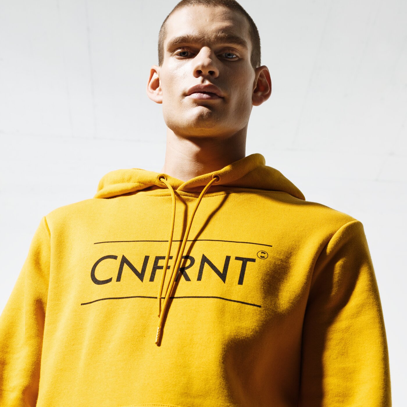 Мъжки суичър CONFRONT СУИТЧЪР ESSENTIAL YLW HOODY  cf39blm38001 цвят жълт