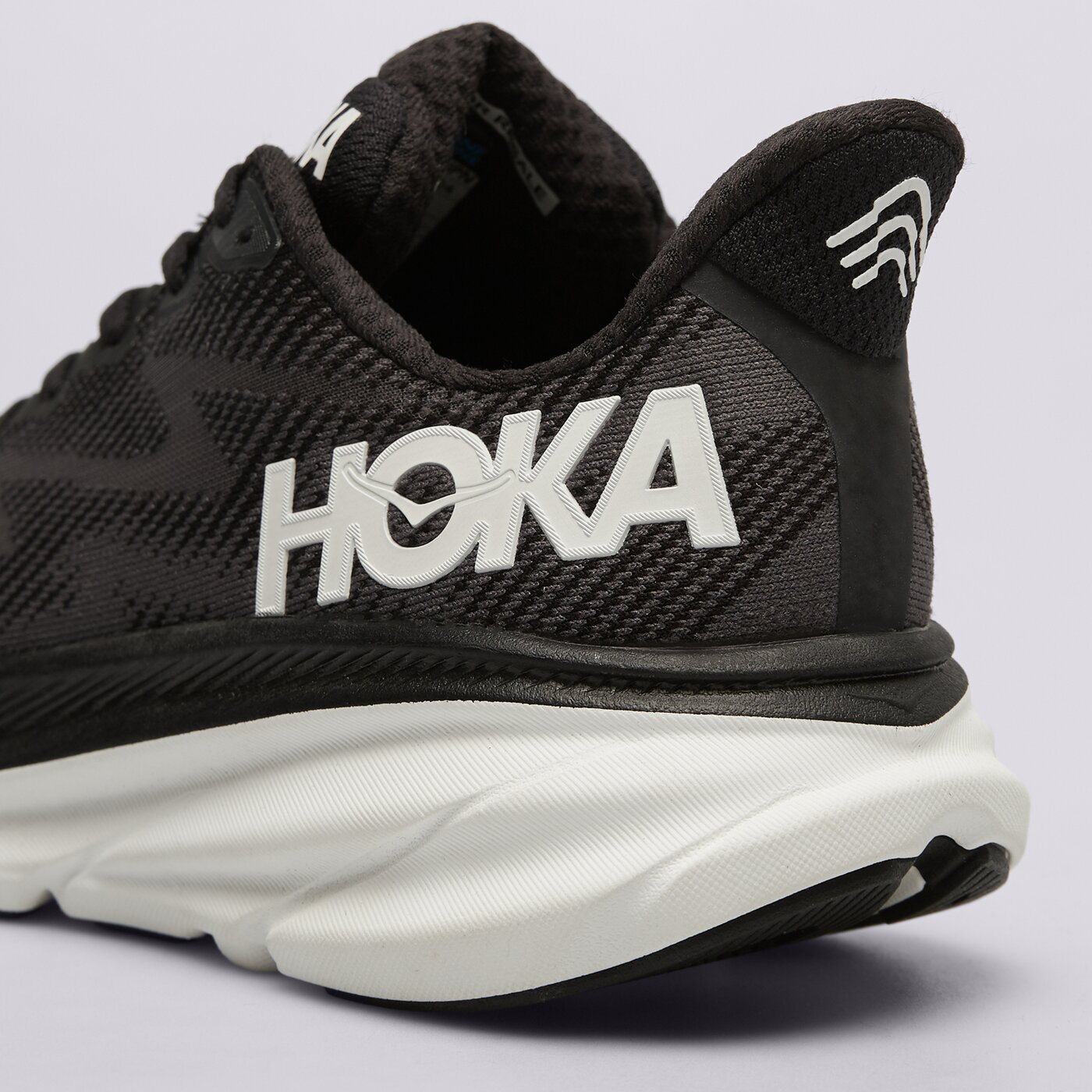 Дамски маратонки HOKA CLIFTON 9 1127896bwht цвят черен
