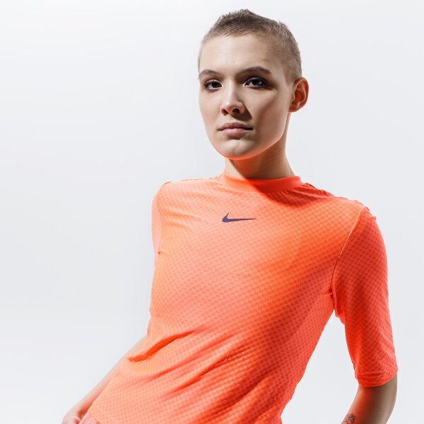 Дамска тениска NIKE ТЕНИСКА SPORTSWEAR ICON CLASH cz8176-854 цвят оранжев